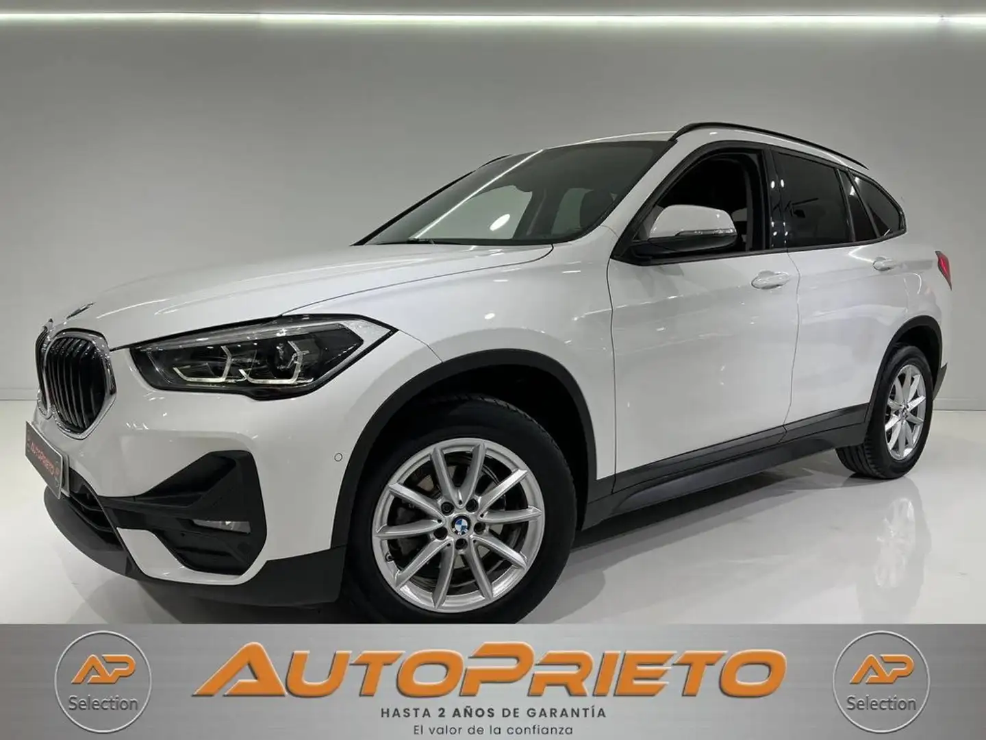 BMW X1 sDrive 16dA Weiß - 1