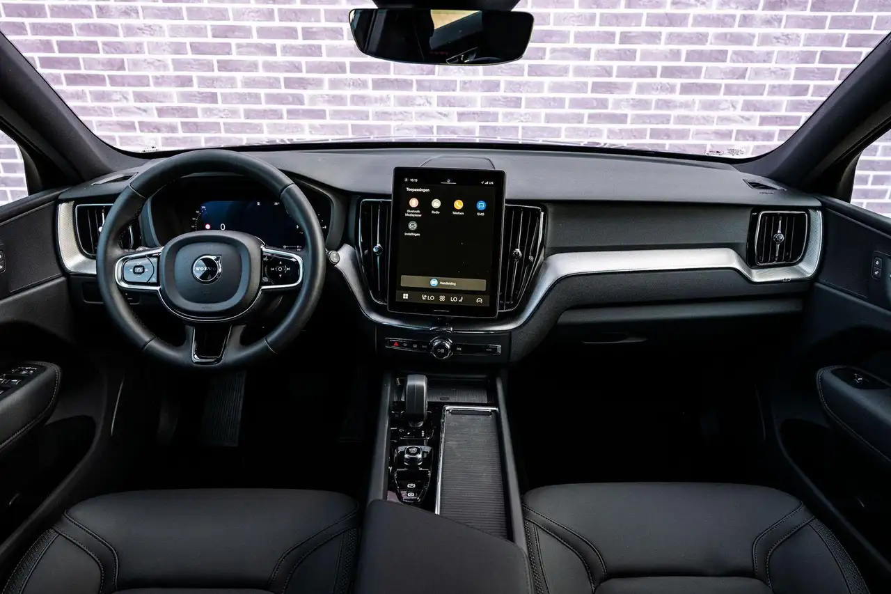 Volvo XC60 2026 — фото 10