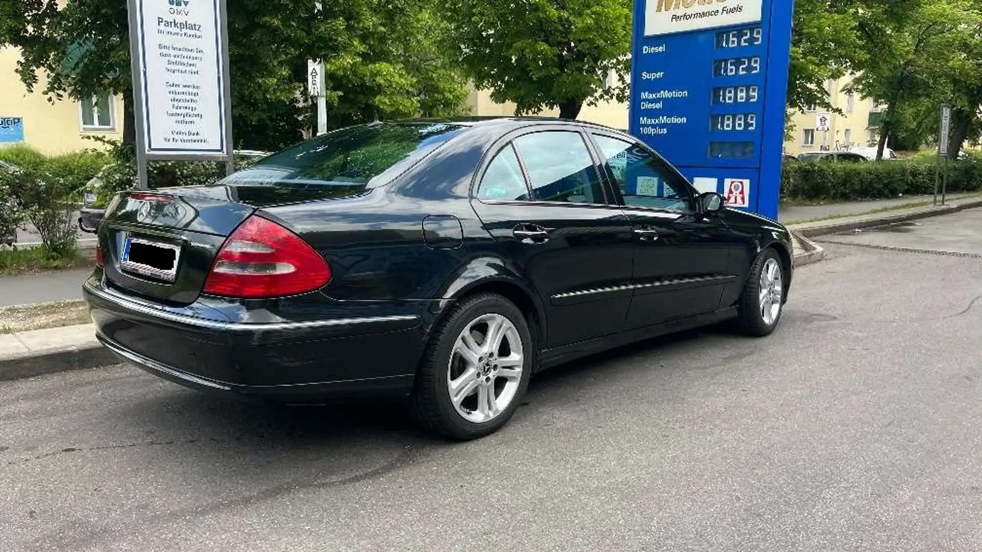 Mercedes-Benz E 320 E 320 Avantgarde CDI Aut. Avantgarde Schwarz - 2