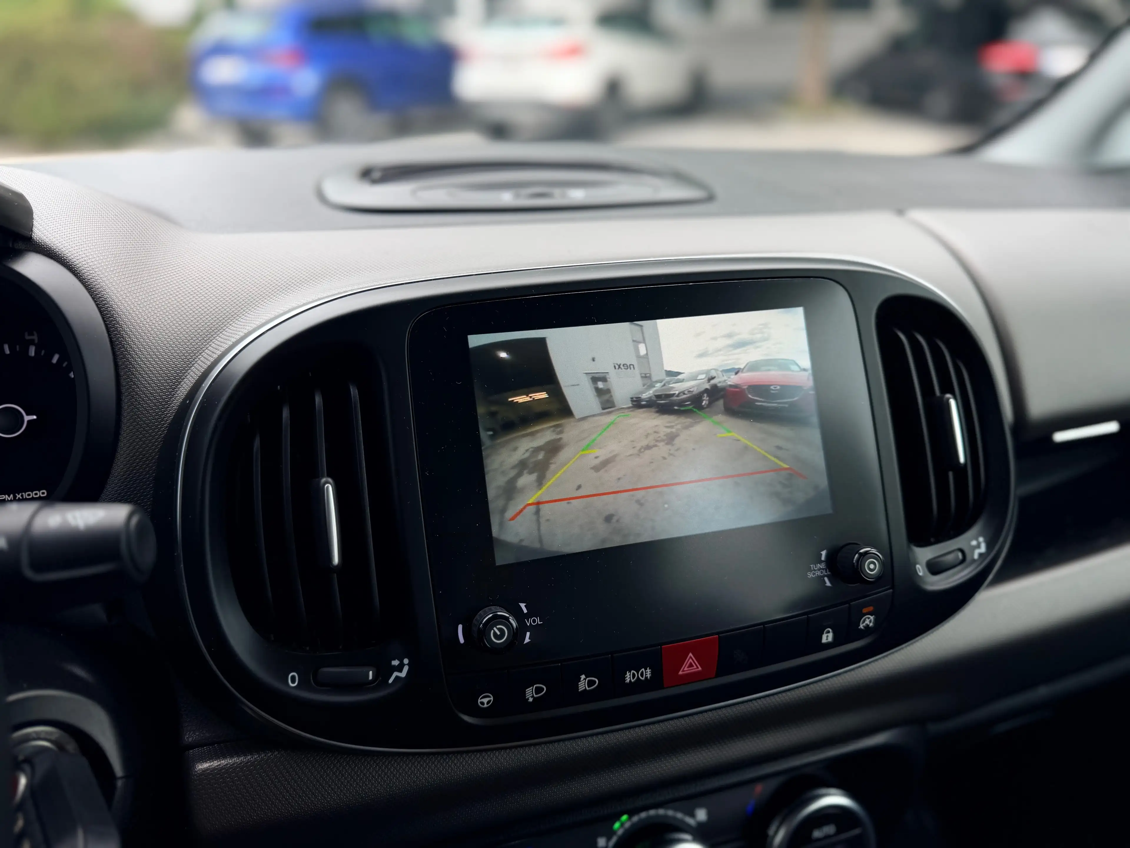 Fiat 500L 500L Lounge 1.6 MultiJet 120 | NAVI | CARPLAY — photo 12