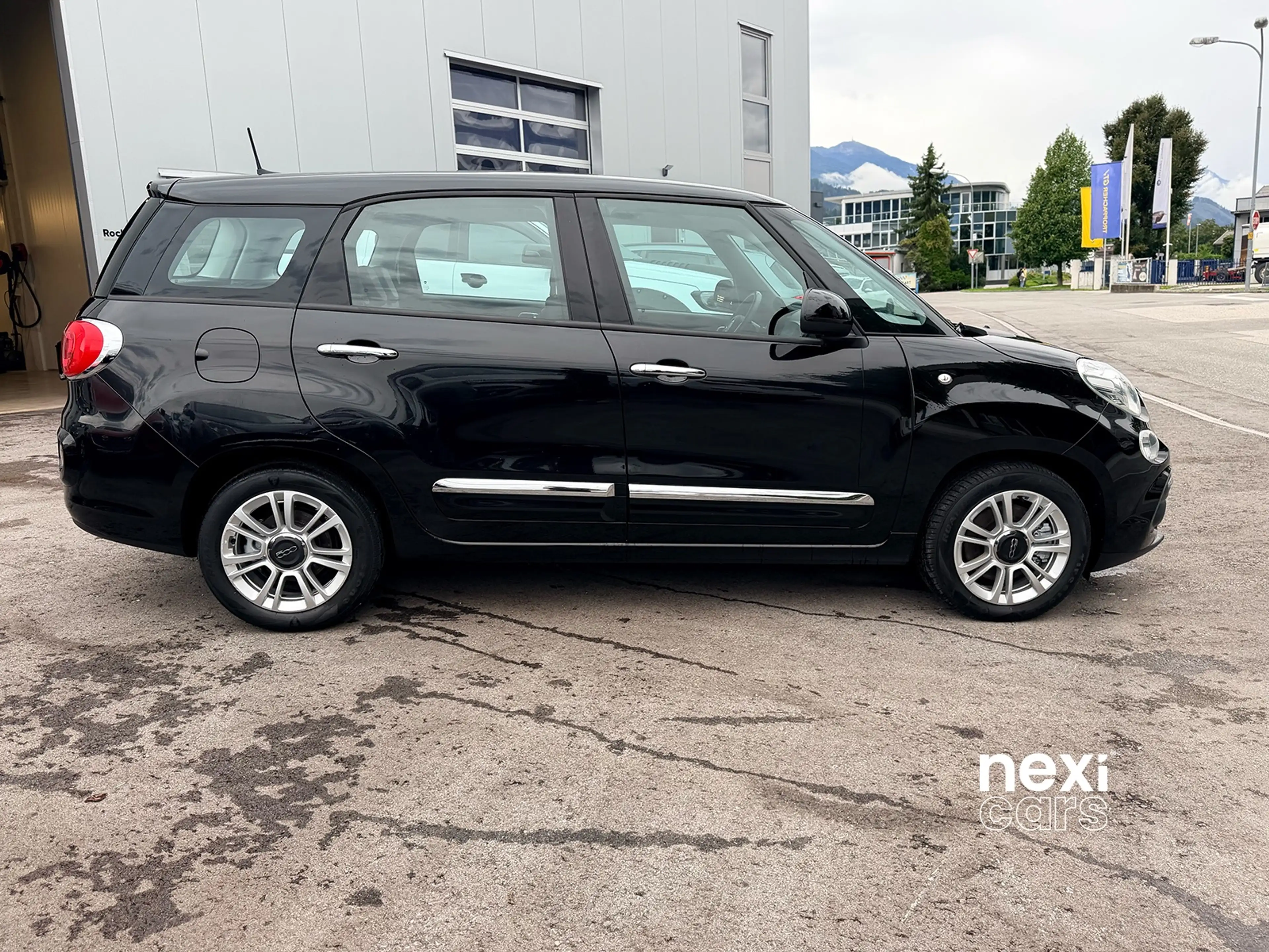 Fiat 500L 500L Lounge 1.6 MultiJet 120 | NAVI | CARPLAY — photo 4