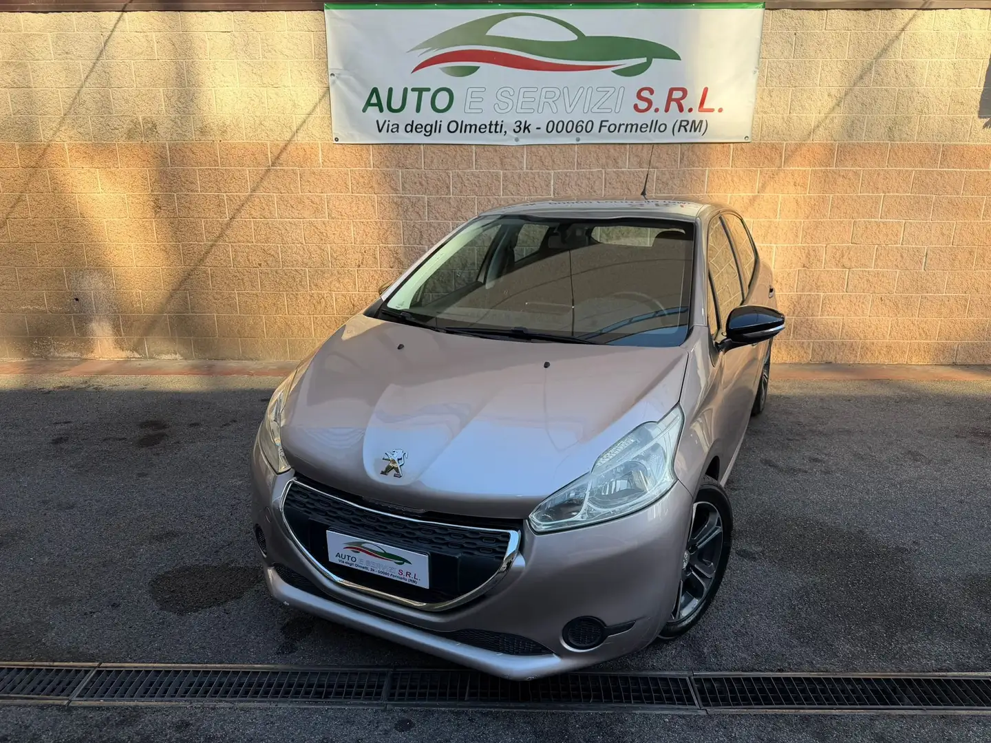 Peugeot 208 208 1.4 hdi 8v Active Srebrny - 1