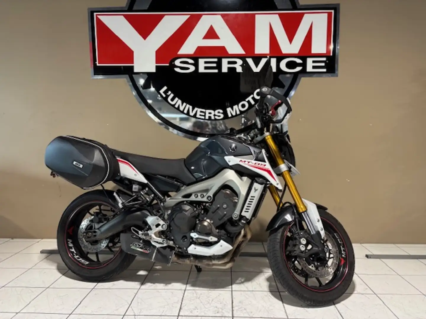 Yamaha MT-09 Blanc - 1