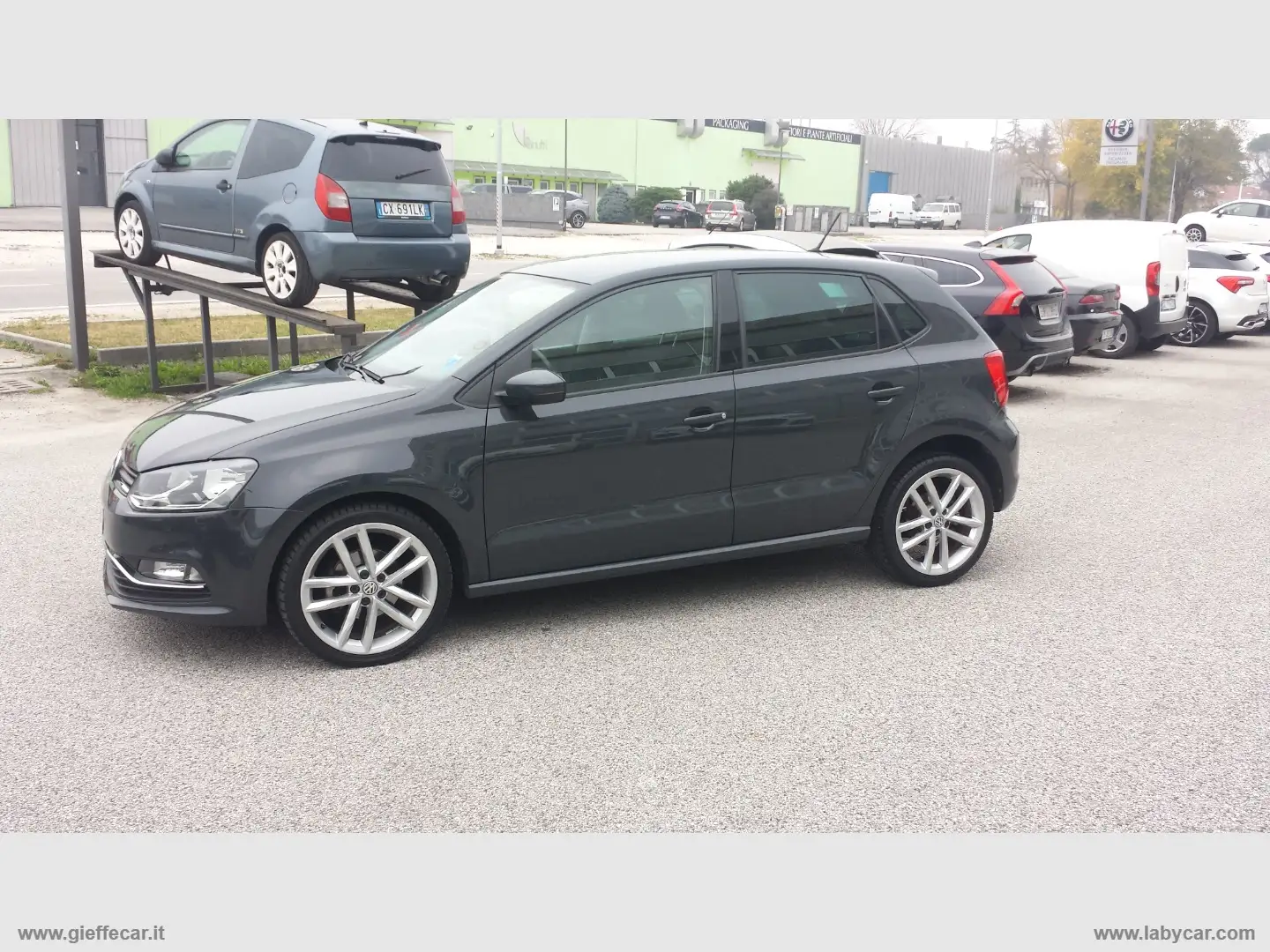 Volkswagen Polo 1.4 TDI 90CV 5p. Highline BMT Gris - 1
