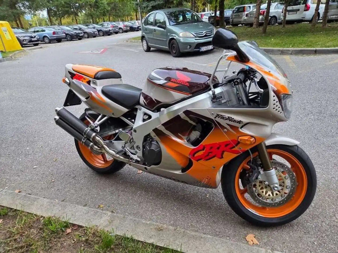 Honda CBR 900 RR Orange - 2