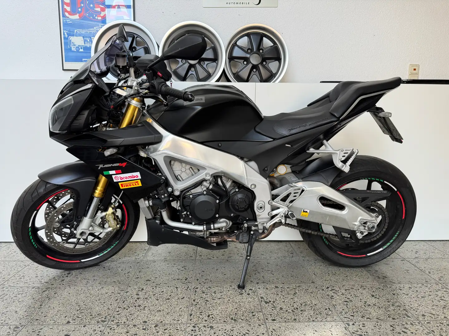 Aprilia Tuono Streetfighter mit Heckumbau+Reifen neu Noir - 1