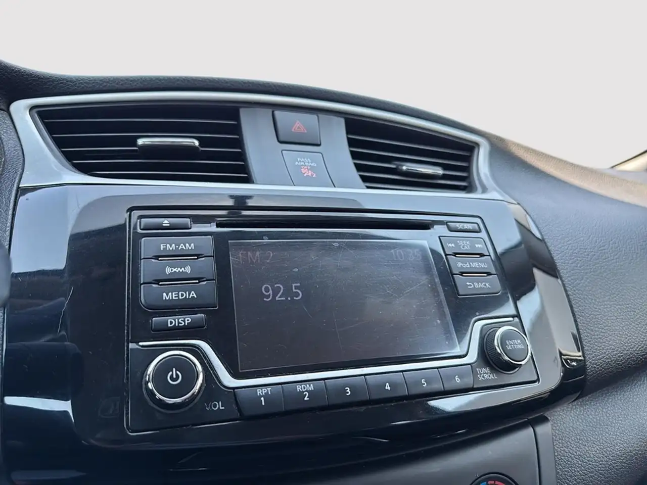 Nissan Sentra снимка Nissan Sentra