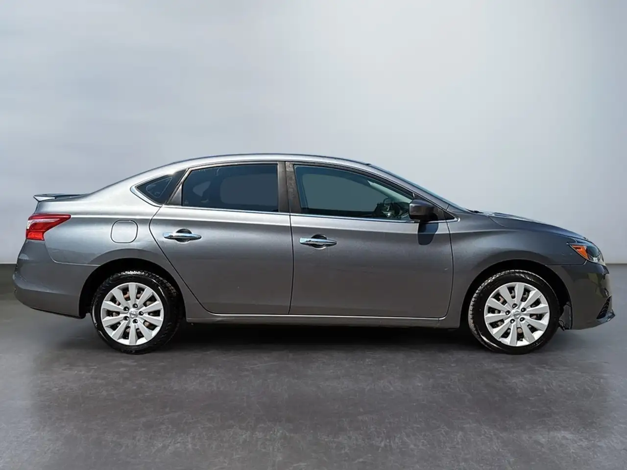 Nissan Sentra снимка Nissan Sentra