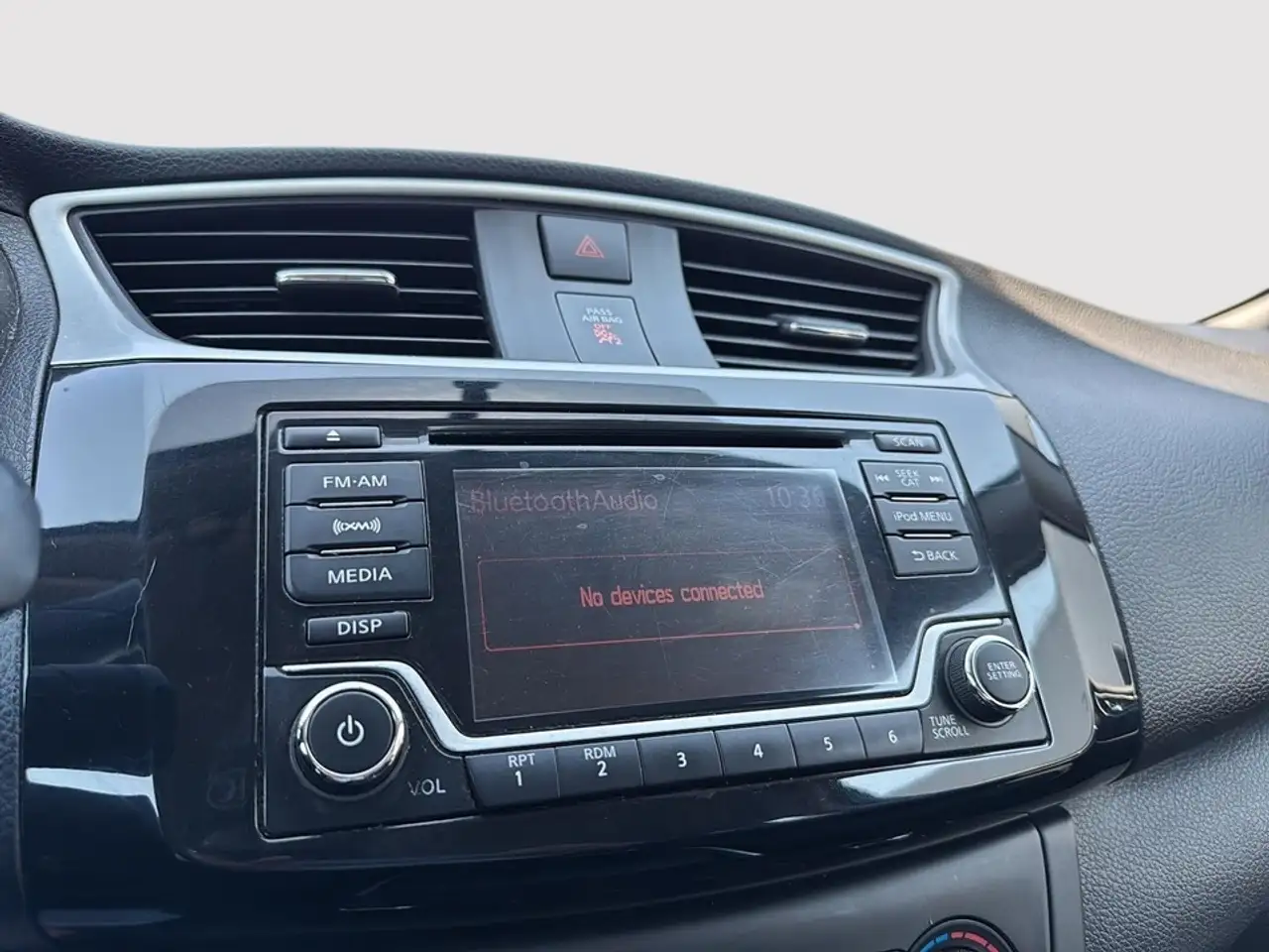 Nissan Sentra снимка Nissan Sentra