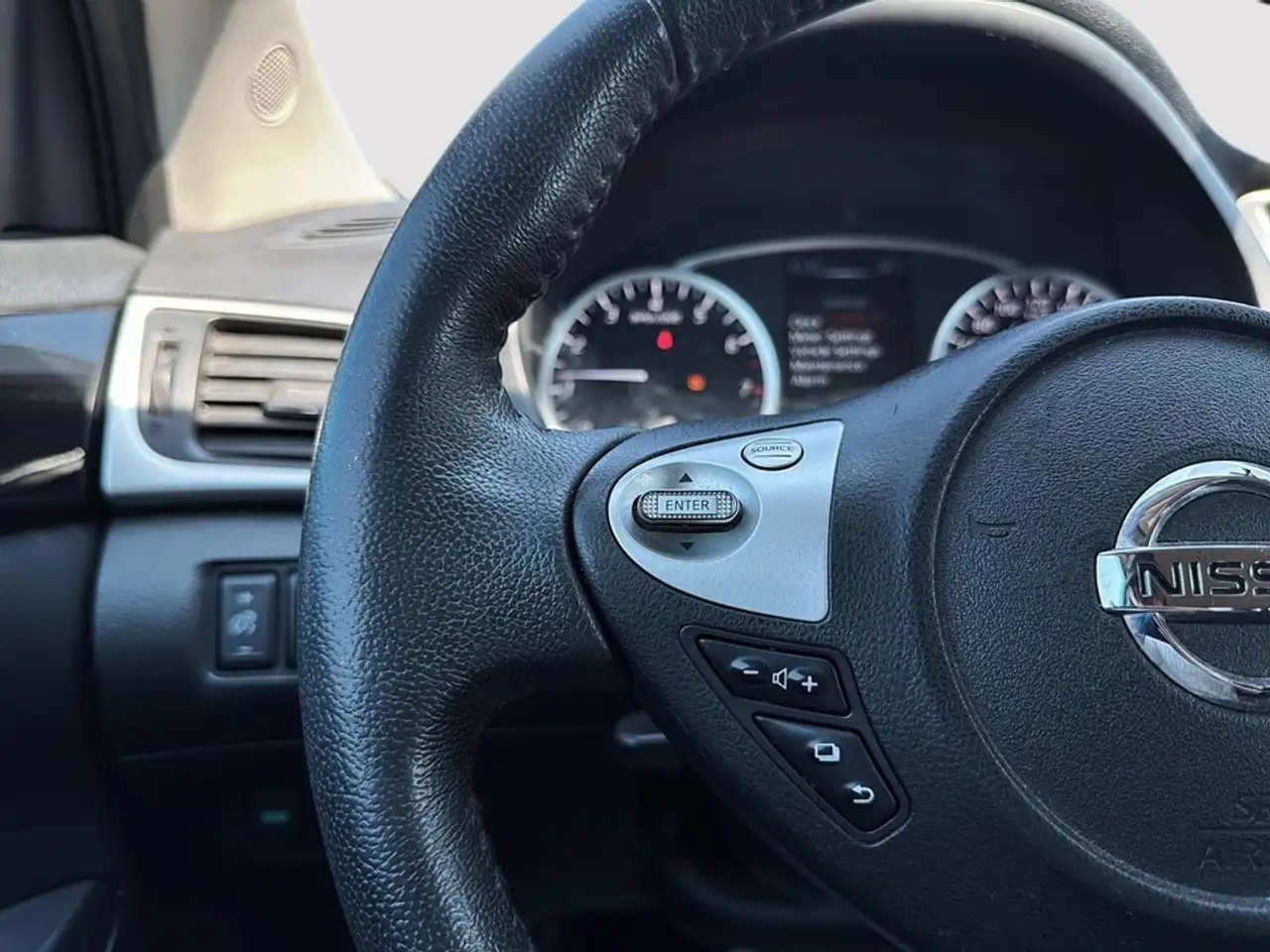 Nissan Sentra снимка Nissan Sentra