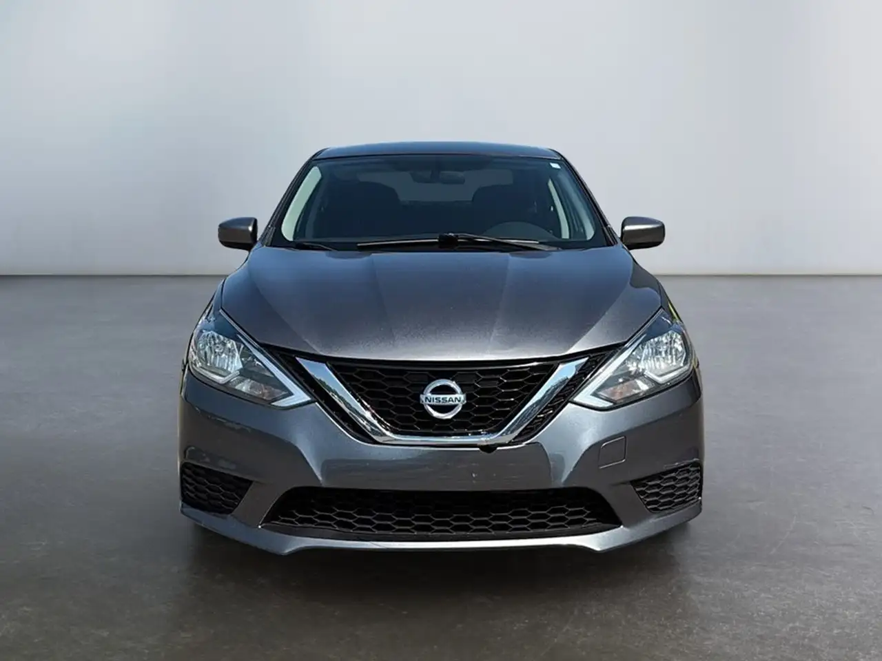 Nissan Sentra снимка Nissan Sentra