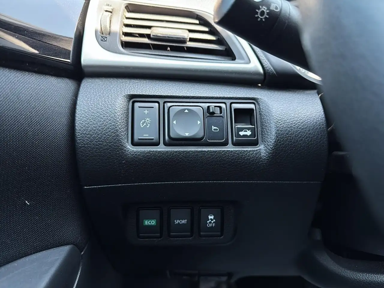 Nissan Sentra снимка Nissan Sentra