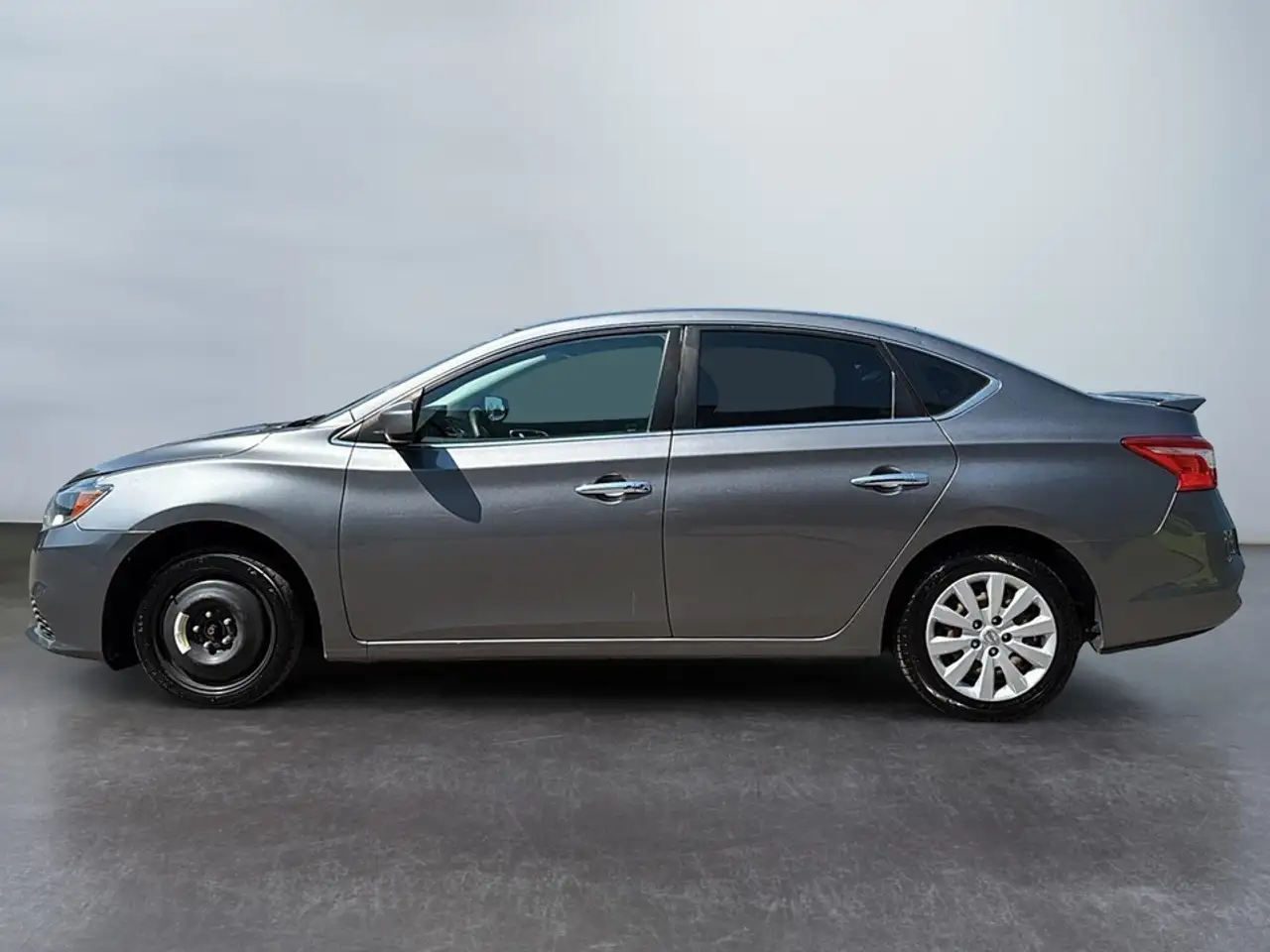 Nissan Sentra снимка Nissan Sentra