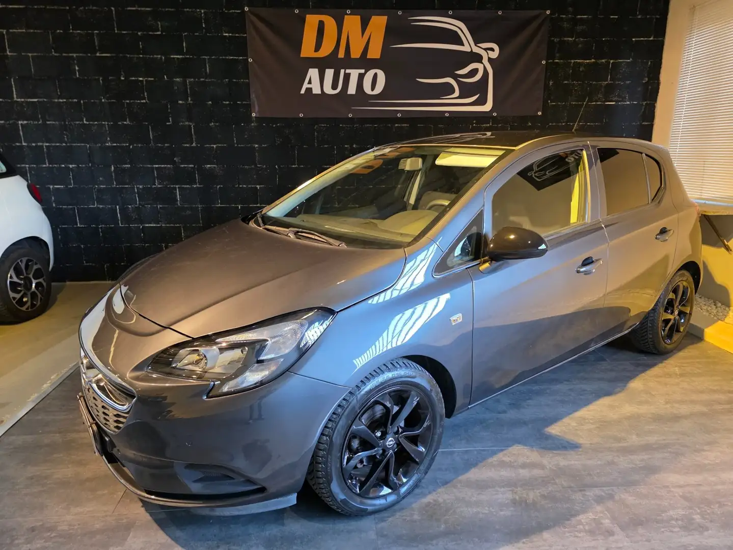 Opel Corsa Corsa V 2015 5p 1.4 Black Edition Gpl Tech Grau - 1