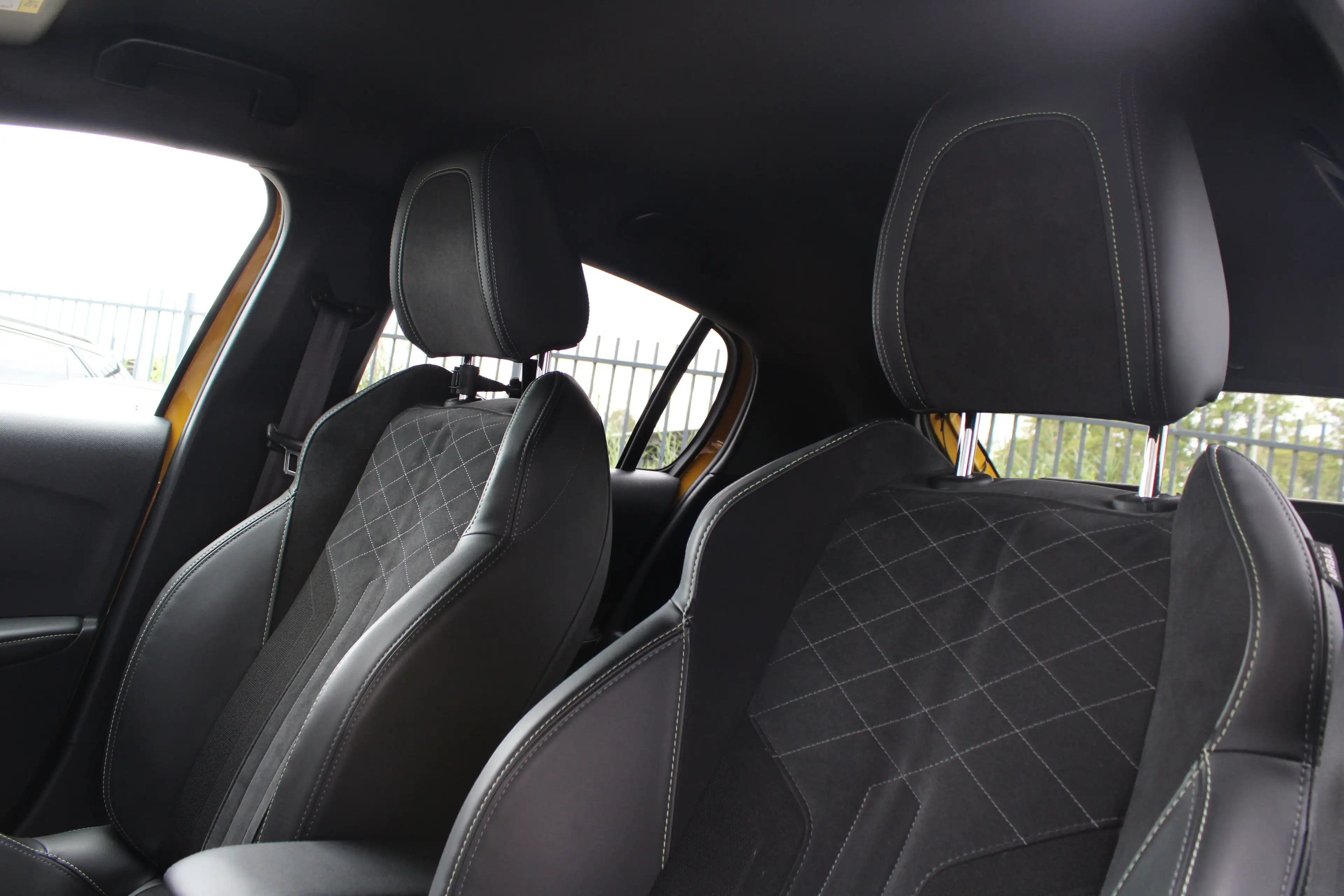 Peugeot 208 1.2 PureTech 130pk EAT8 GT Pack | Automaat | Navig — photo 21