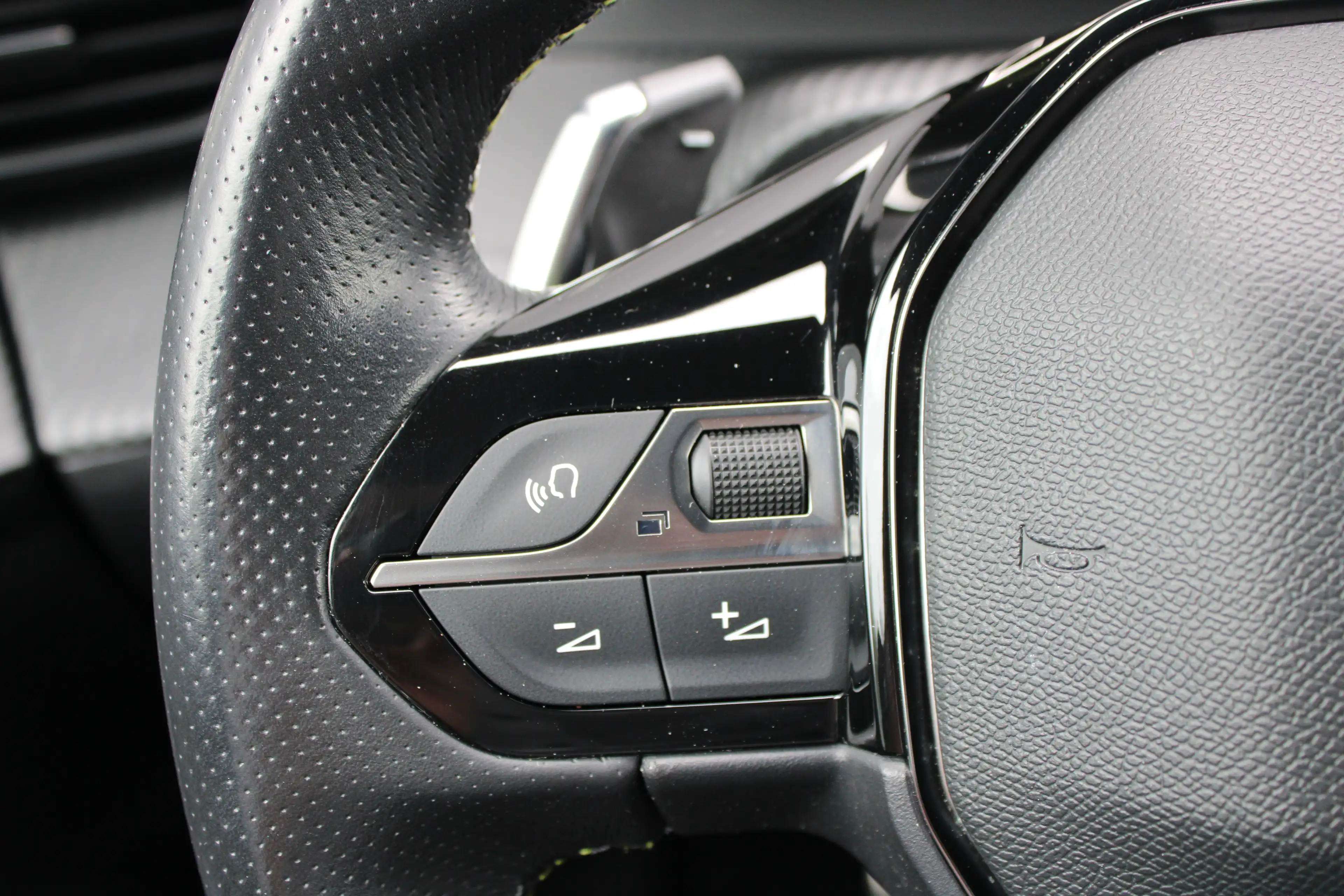 Peugeot 208 1.2 PureTech 130pk EAT8 GT Pack | Automaat | Navig — photo 27