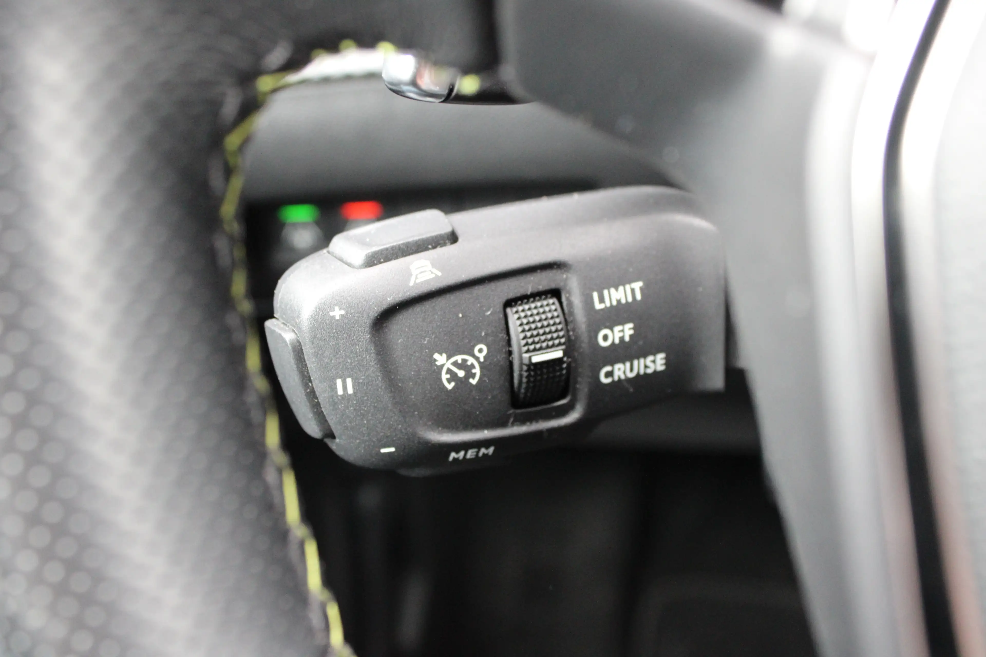 Peugeot 208 1.2 PureTech 130pk EAT8 GT Pack | Automaat | Navig — photo 25