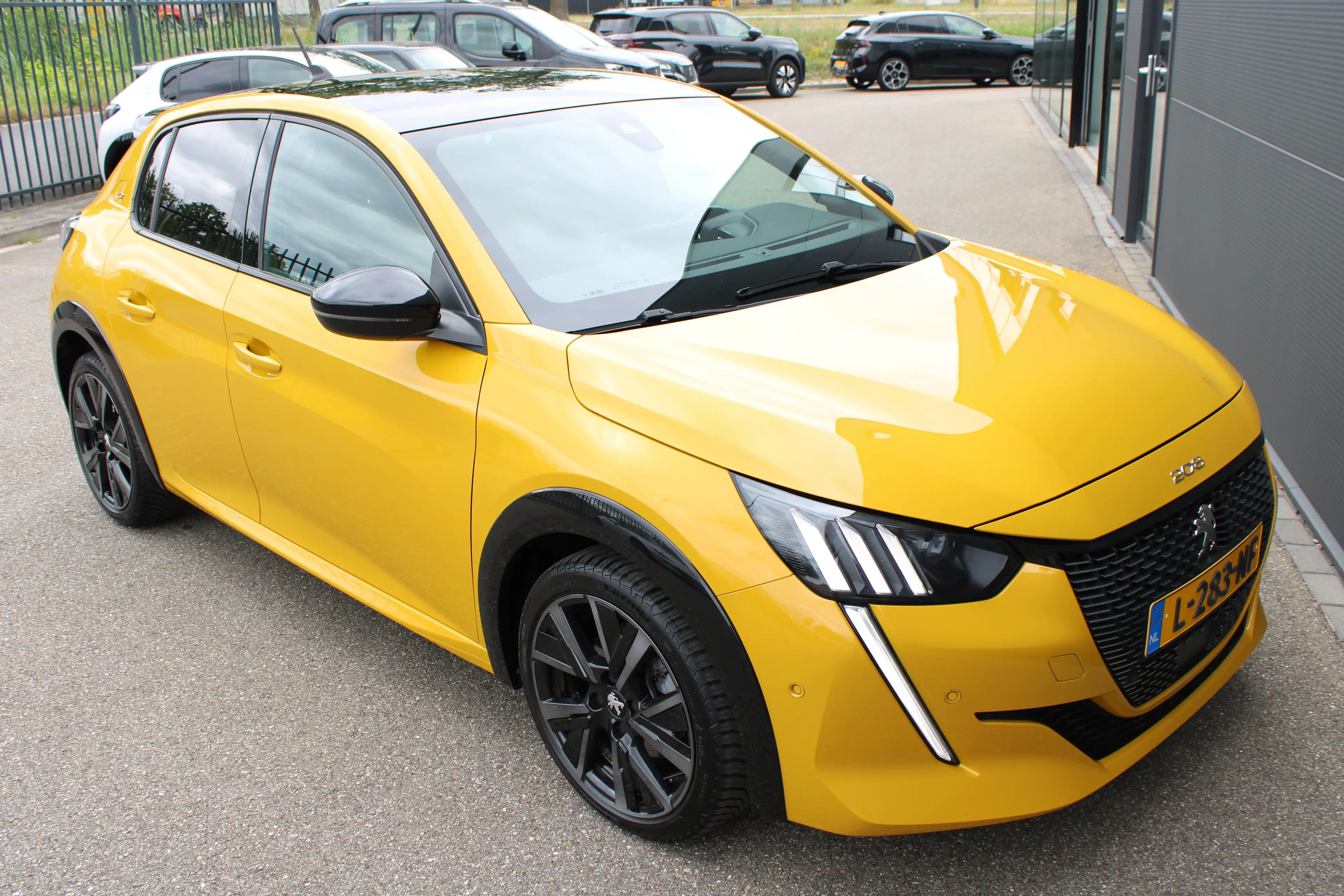 Peugeot 208 1.2 PureTech 130pk EAT8 GT Pack | Automaat | Navig — photo 8