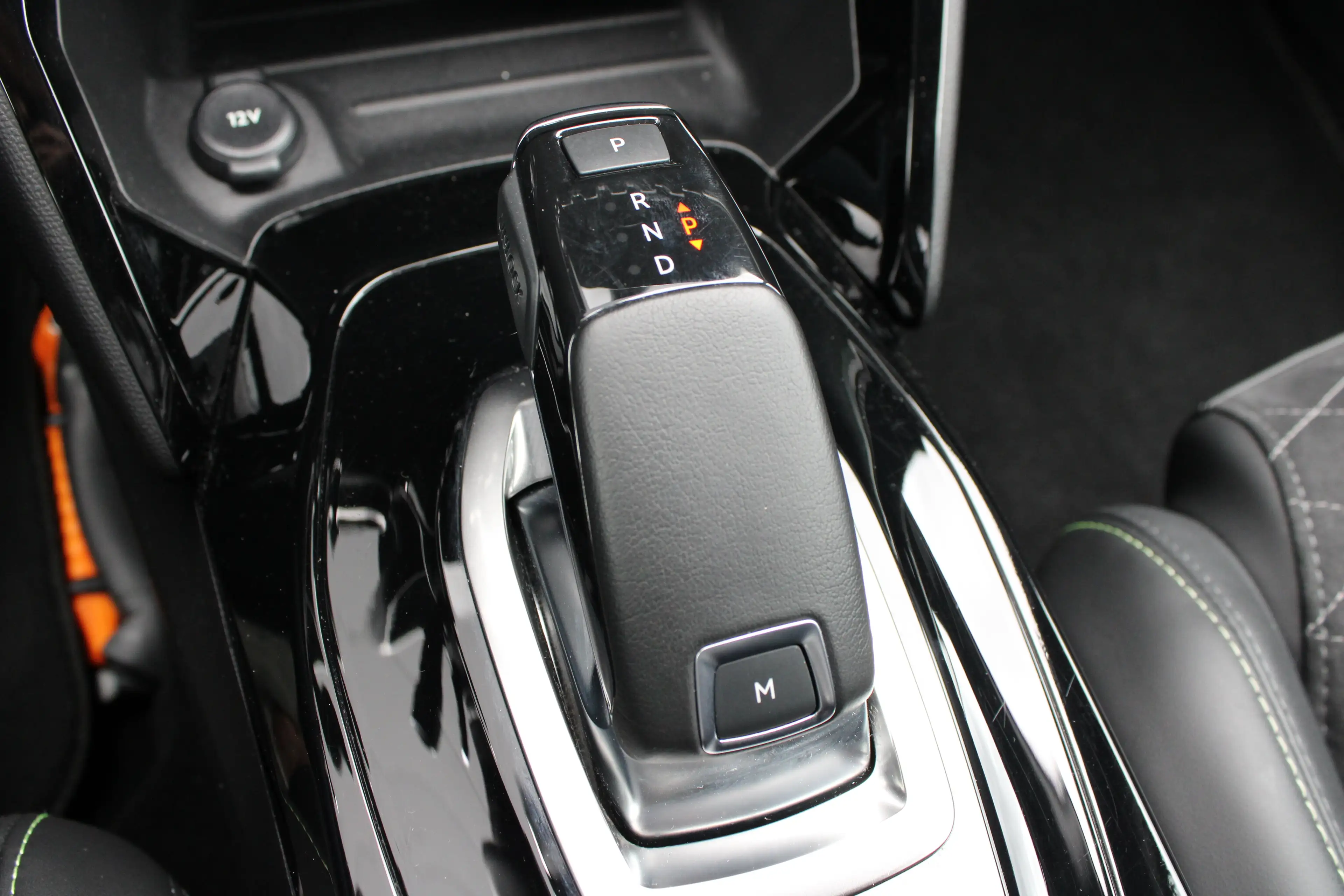 Peugeot 208 1.2 PureTech 130pk EAT8 GT Pack | Automaat | Navig — photo 33