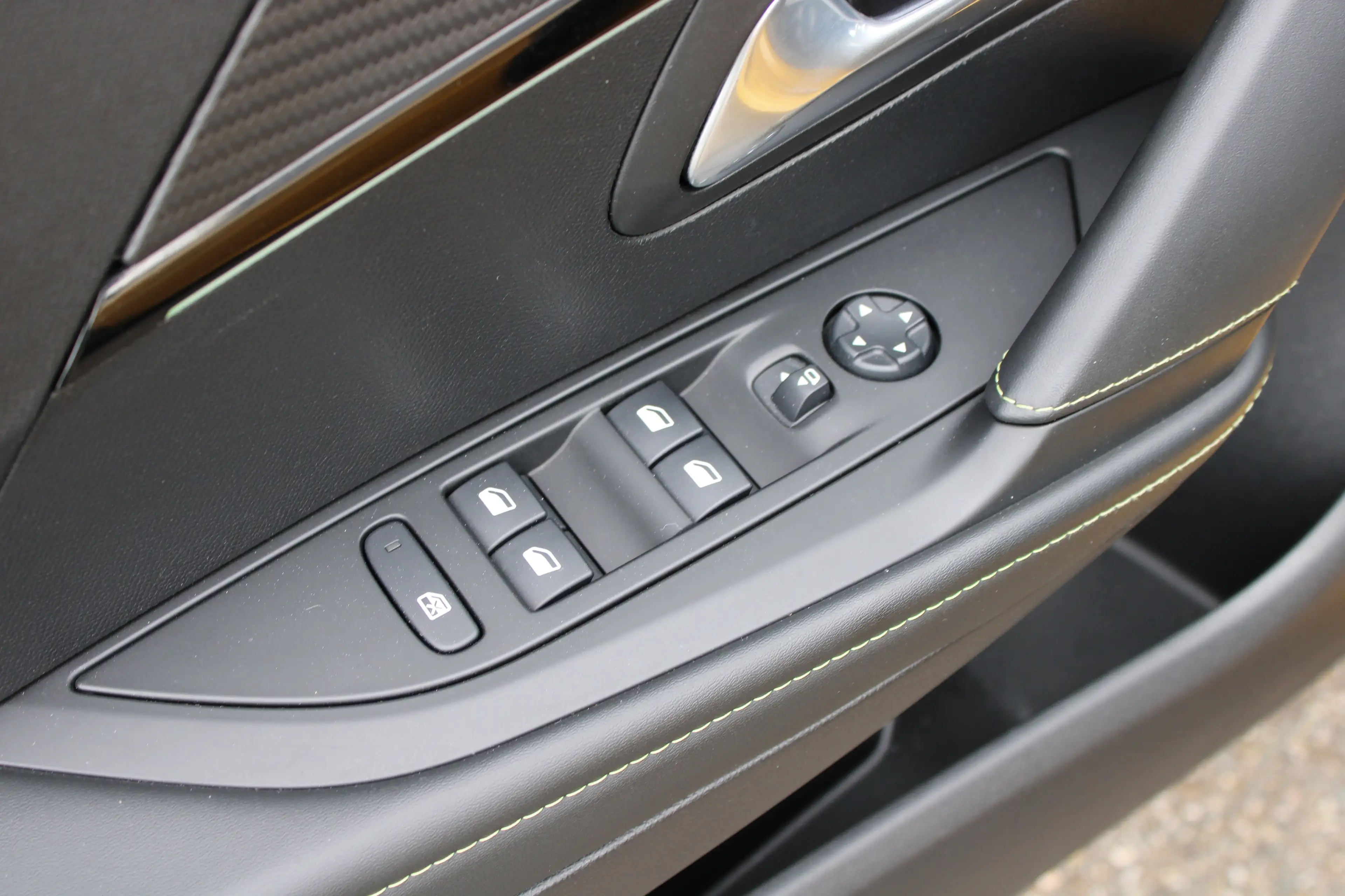 Peugeot 208 1.2 PureTech 130pk EAT8 GT Pack | Automaat | Navig — photo 19