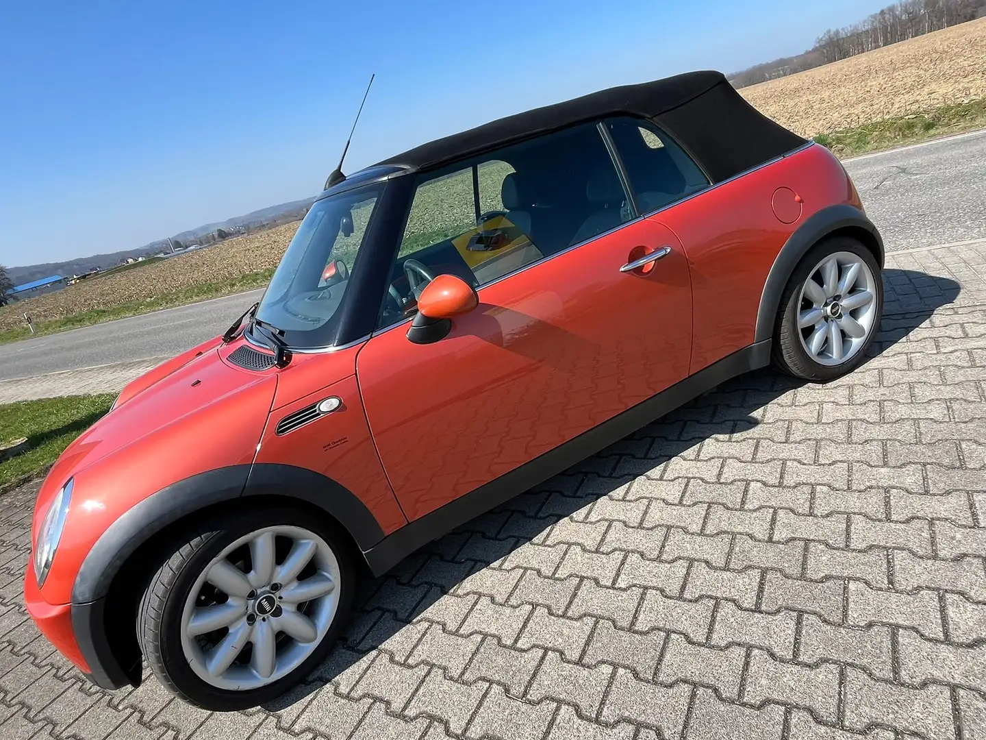 MINI Cooper Cabrio Mini Cooper Cabrio Orange - 2