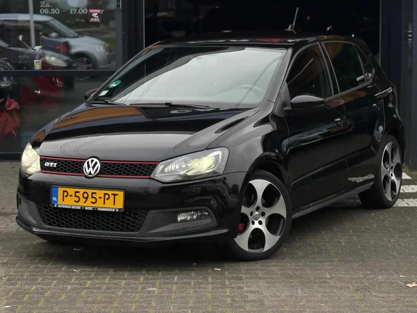 Volkswagen Polo GTI 1.4 TSI DSG/STLVRM/PDC/APK 10-3-2026/RIJDT PERFECT Zwart - 2