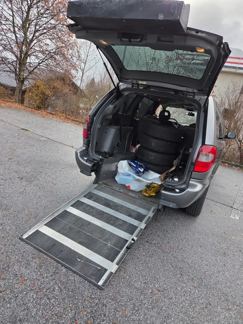 Chrysler Grand Voyager Grand Voy.2,8 Bus.Stow'n Go Pak.Aut. On-Top Paket Grau - 2