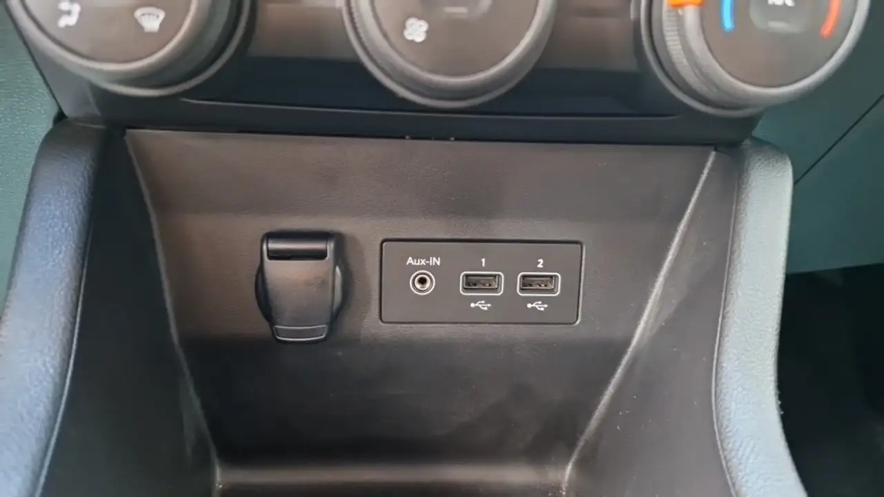 Renault Clio Citadine 5 portes — photo 24