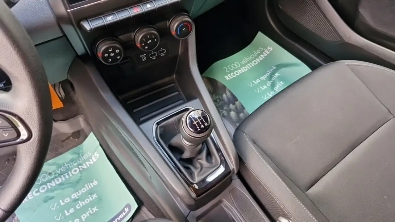 Renault Clio Citadine 5 portes — photo 18
