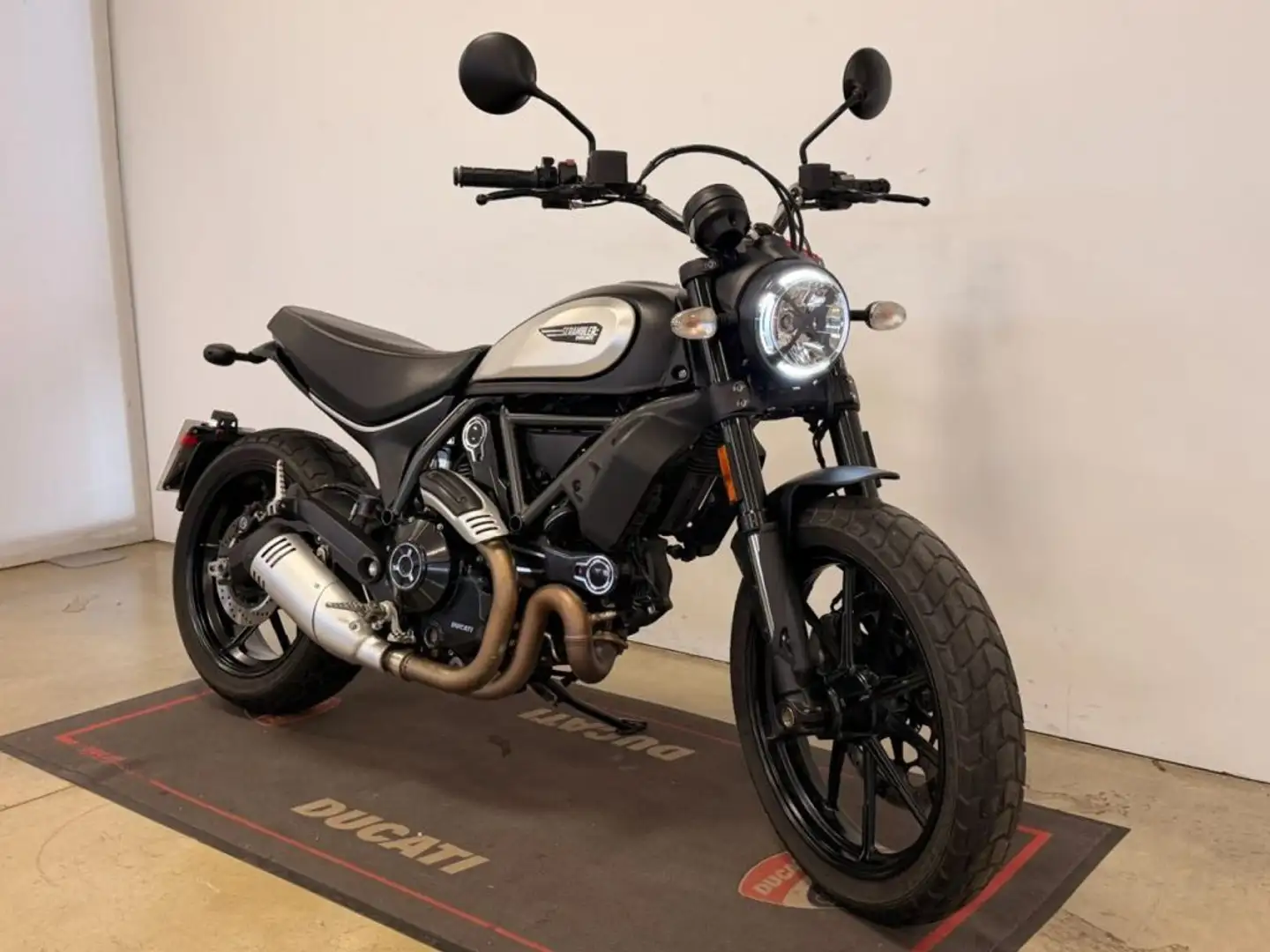 Ducati Scrambler 800 ICON DARK Nero - 2