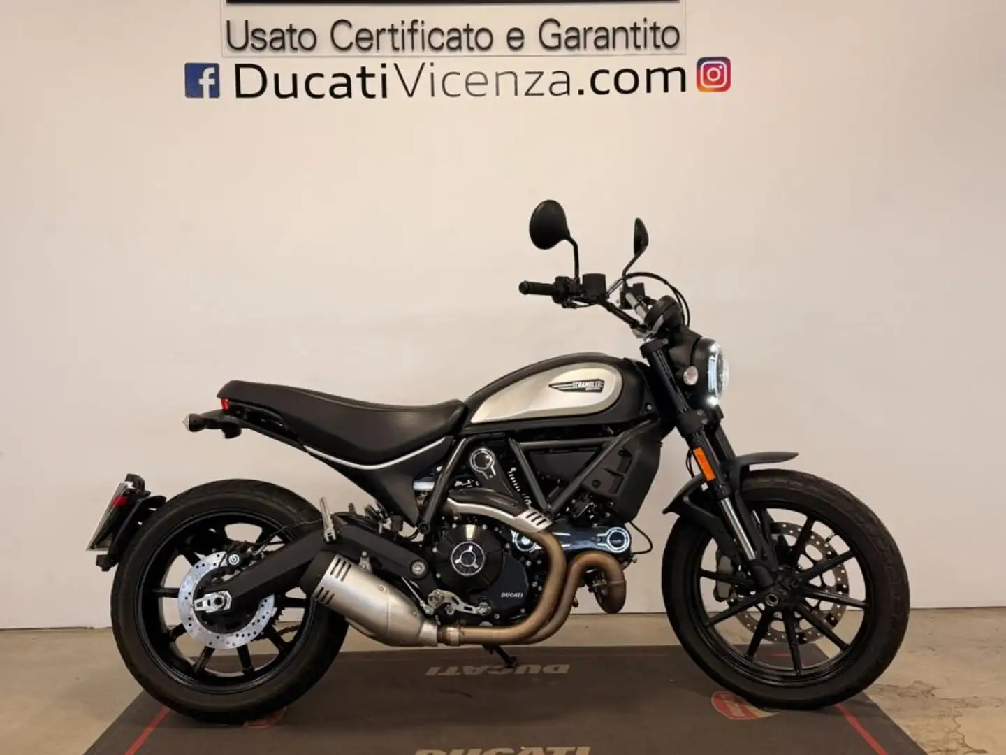 Ducati Scrambler 800 ICON DARK Nero - 1
