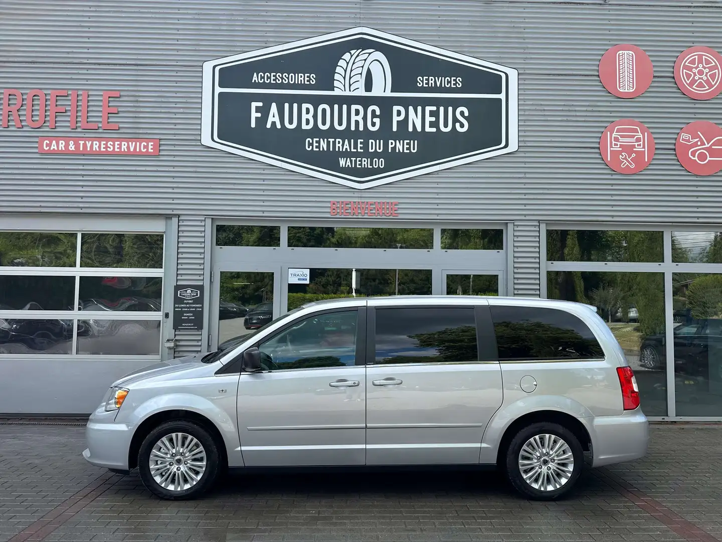 Lancia Voyager *TVA-21%-VAT*1-PROPRIETAIRE/1-OWNER*FULL-OPTION* Grau - 2