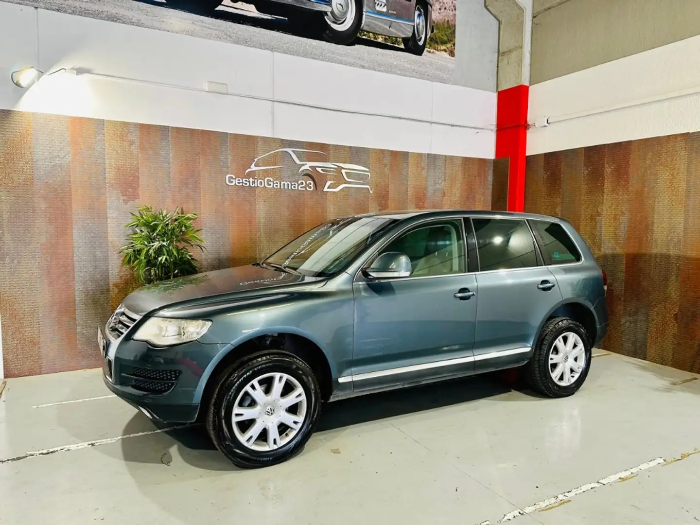 Volkswagen Touareg 2.5TDI R5 +Motion Azul - 2
