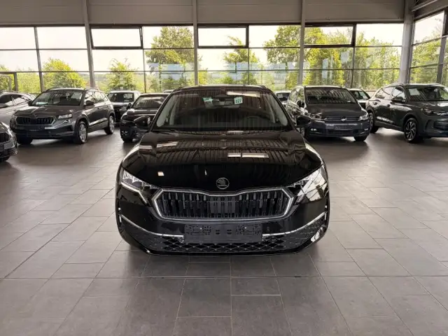 Skoda Octavia view 2