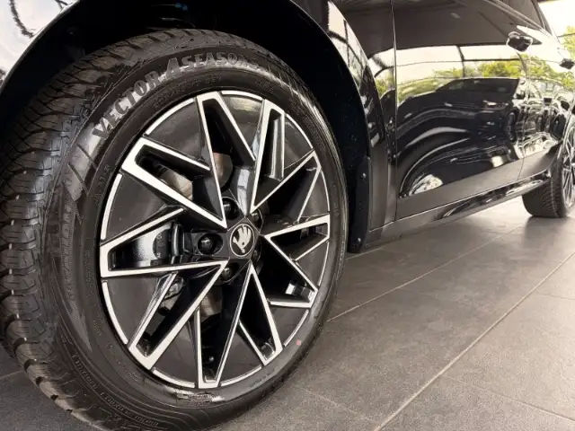 Skoda Octavia view 7