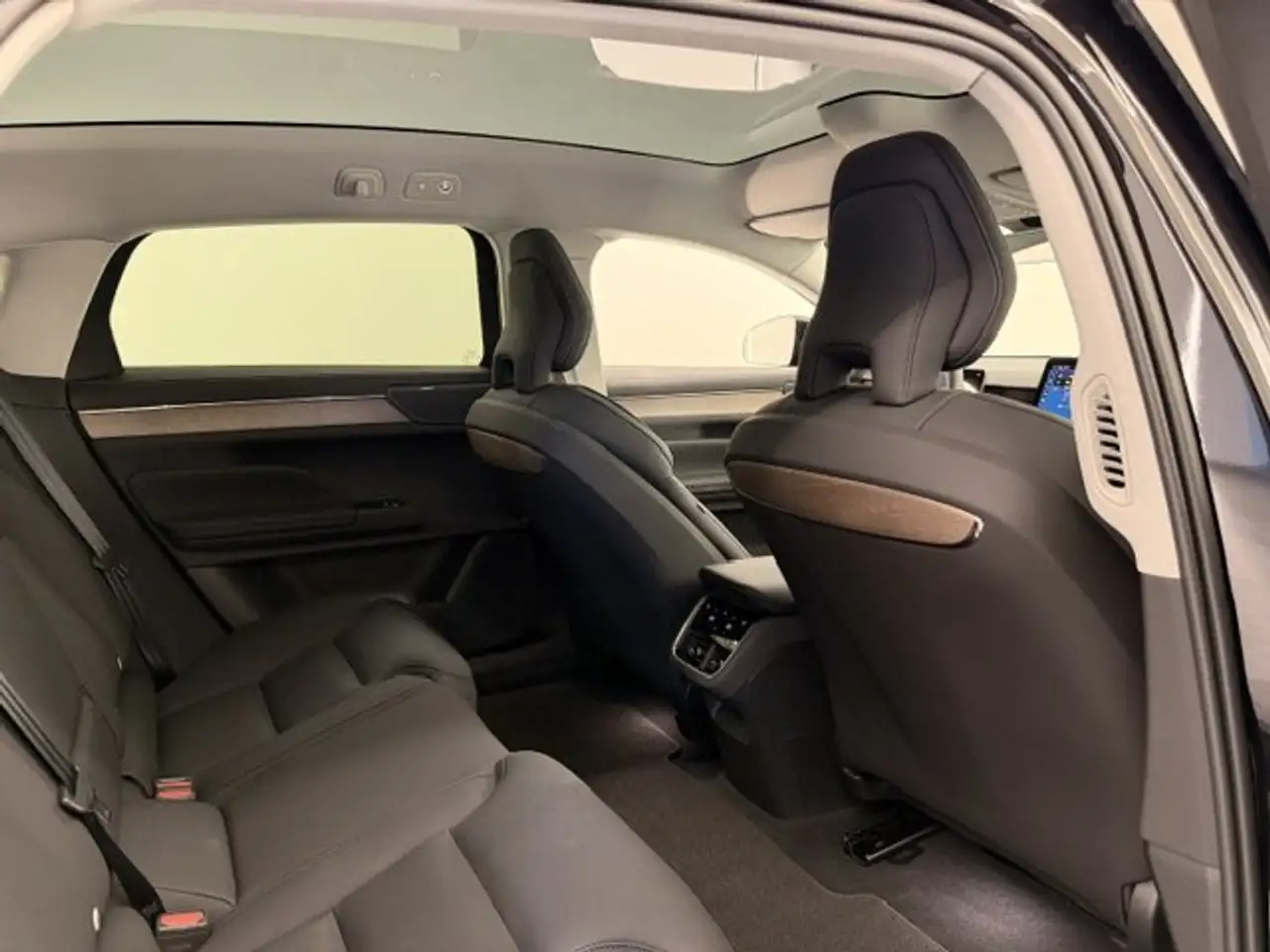 Volvo ES90 2026 — фото 10