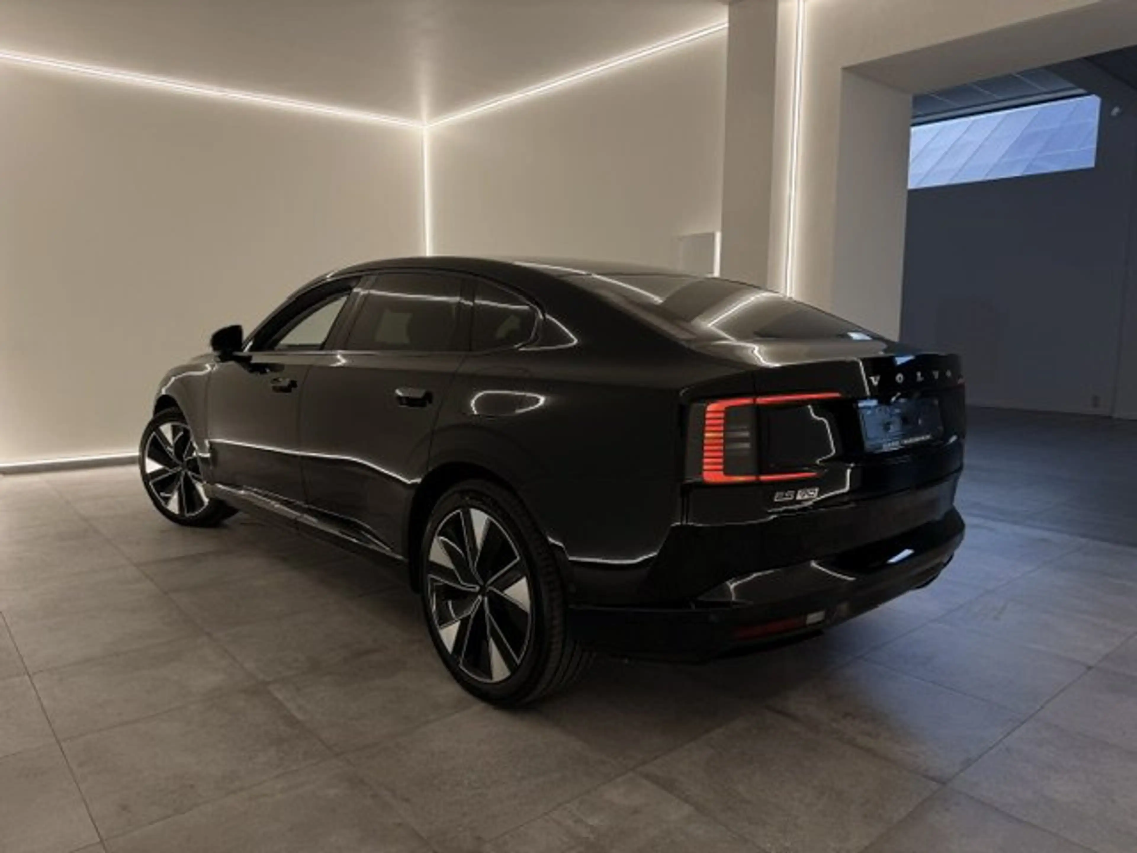 Volvo ES90 PLUS EXTENDED RANGE +TAL VAN OPTIES — photo 4