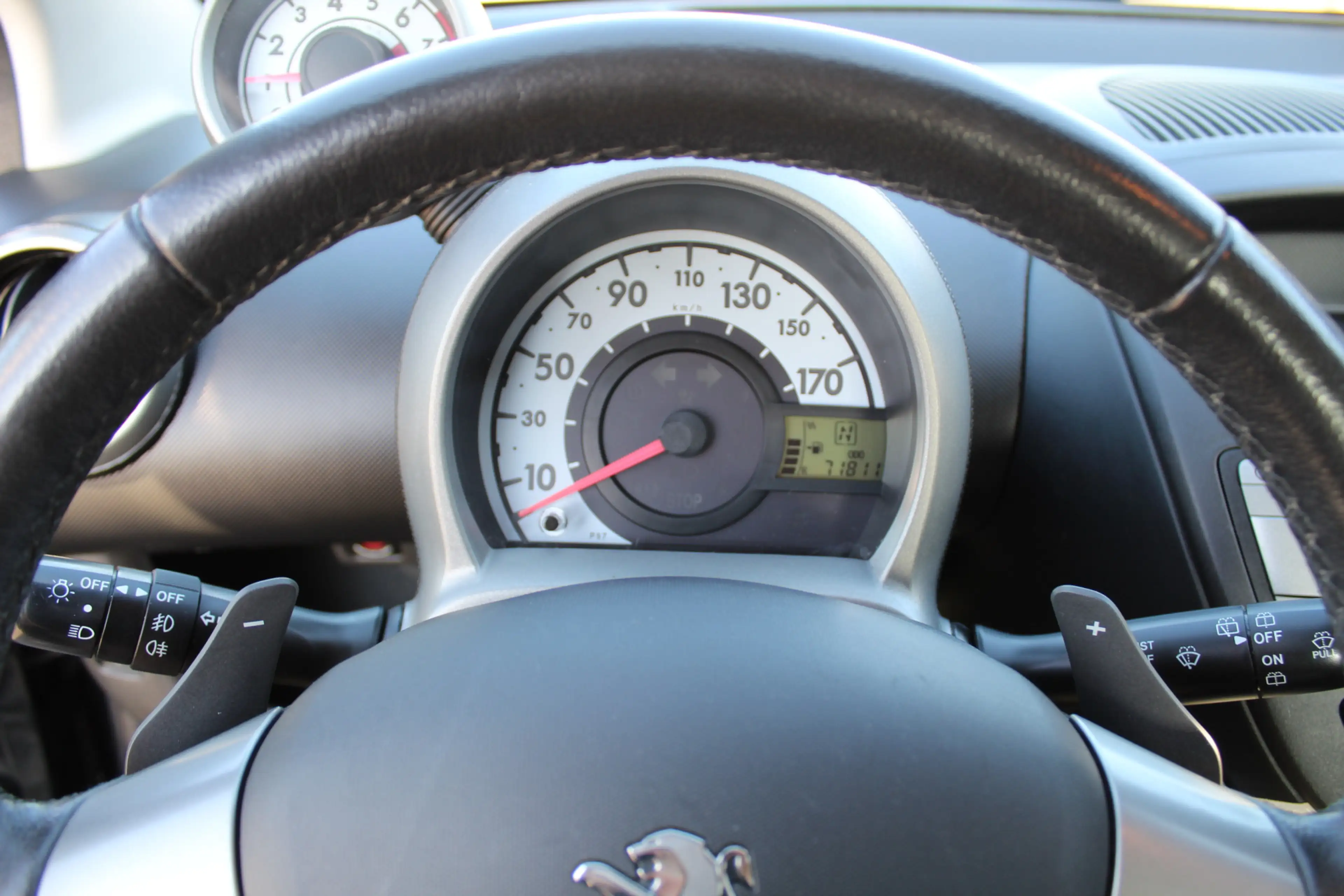 Peugeot 107 1.0 Active AUTOMAAT | Airco | Elektrisch pakket — photo 6
