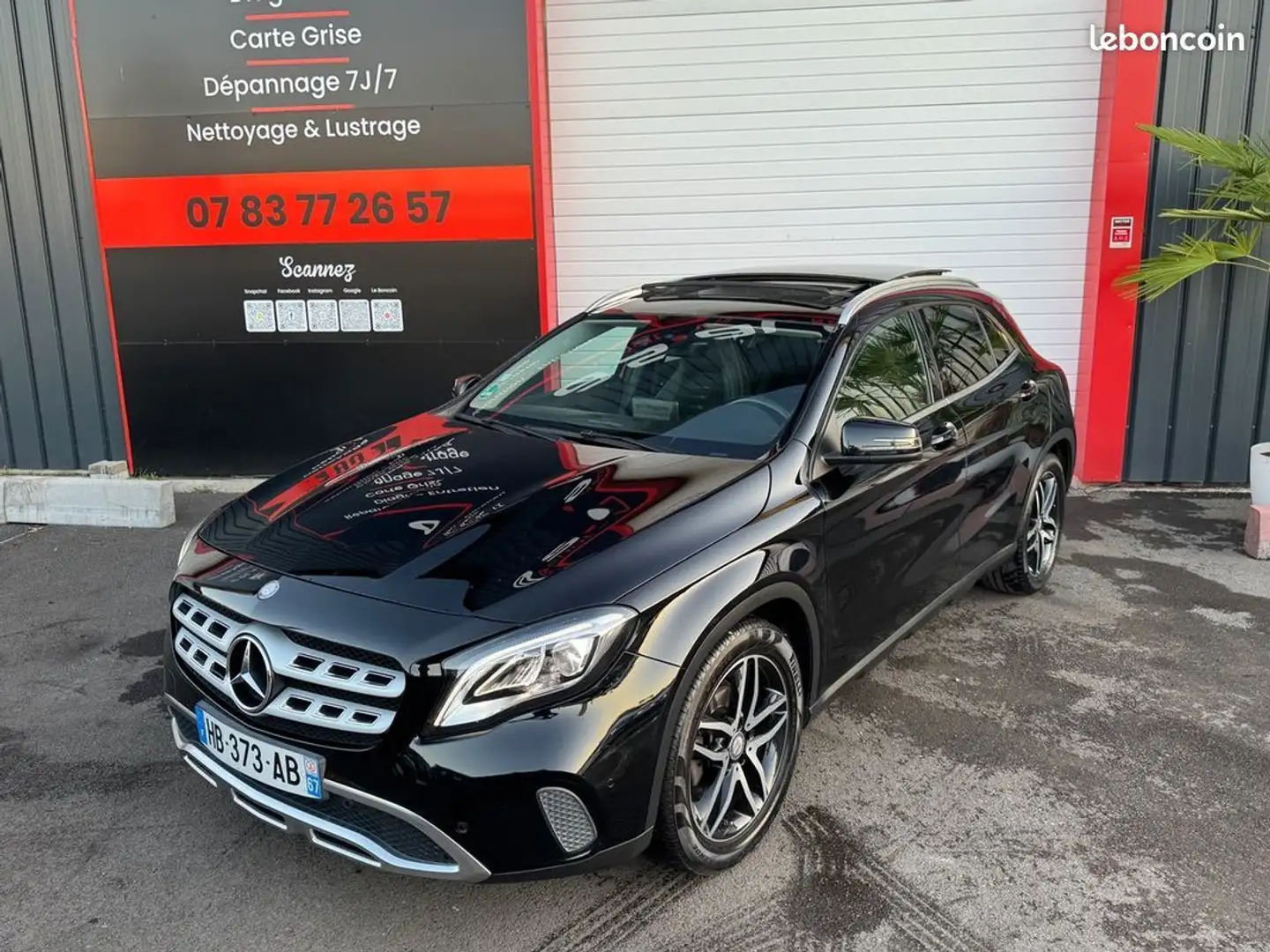 Mercedes-Benz GLA 220 Classe 220 pack AMG phase 2 177 CV Boite auto toit ouvrant panoramique châssis sport Noir - 2