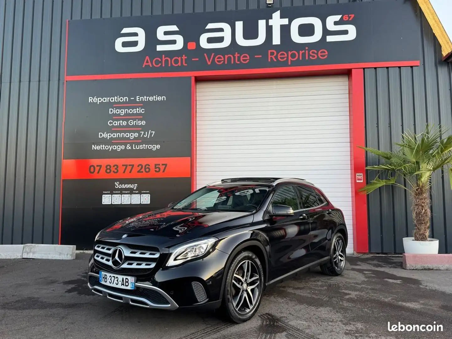 Mercedes-Benz GLA 220 Classe 220 pack AMG phase 2 177 CV Boite auto toit ouvrant panoramique châssis sport Noir - 1