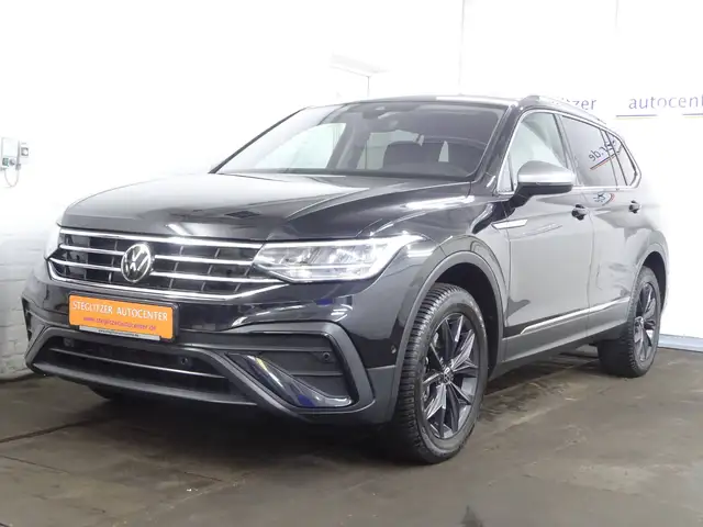Volkswagen Tiguan Allspace 2.0 TSI Life 4Motion DSG ACC/7-Sitzer/DigitalCockpit/Ambiente/Kamera/H&K/LED/TW/Winterpaket/e.Heckklappe/KEY/CarPlay/Navi