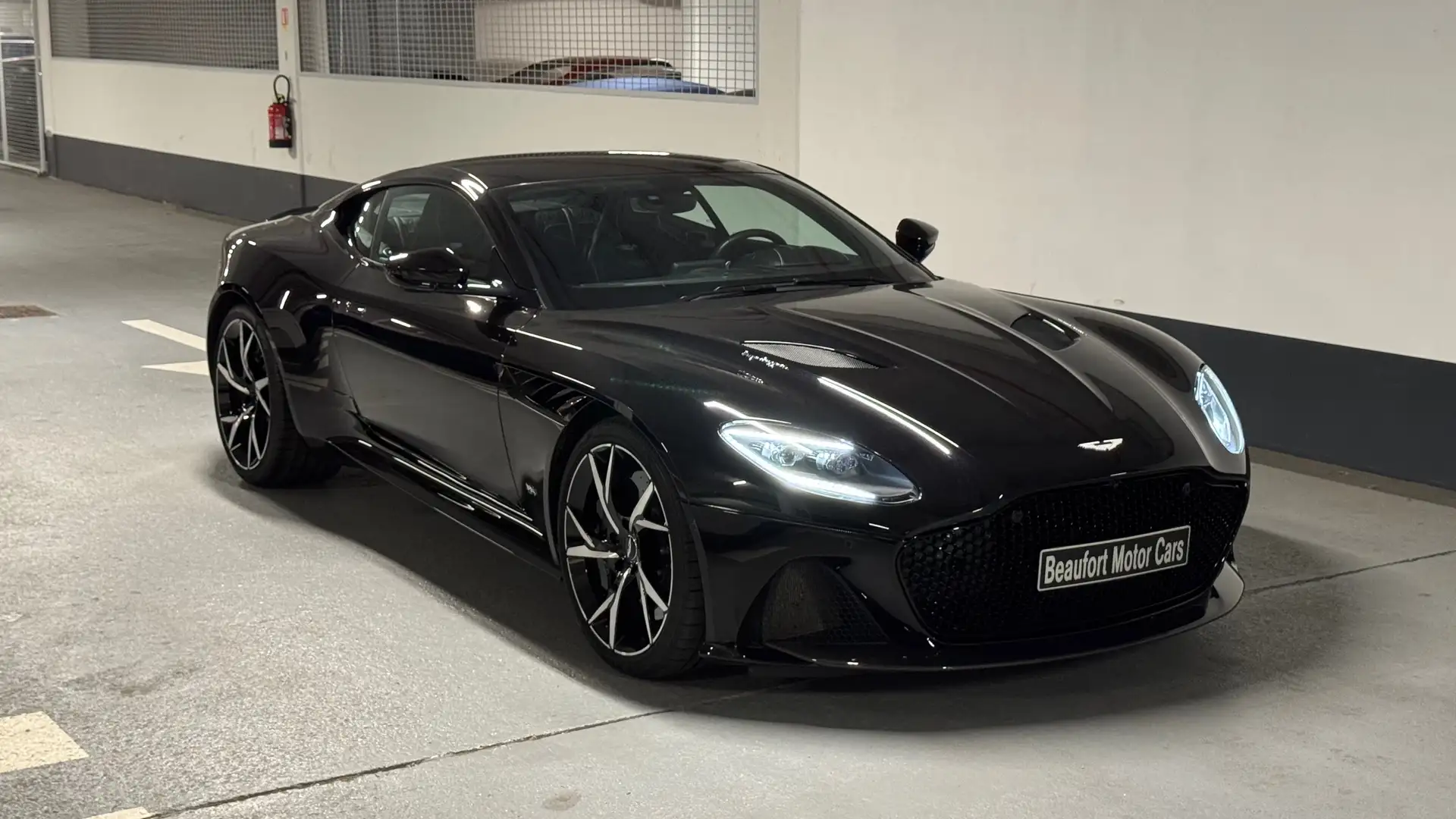 애스턴마틴 DBS Coupe 2020 검정 사진 1
