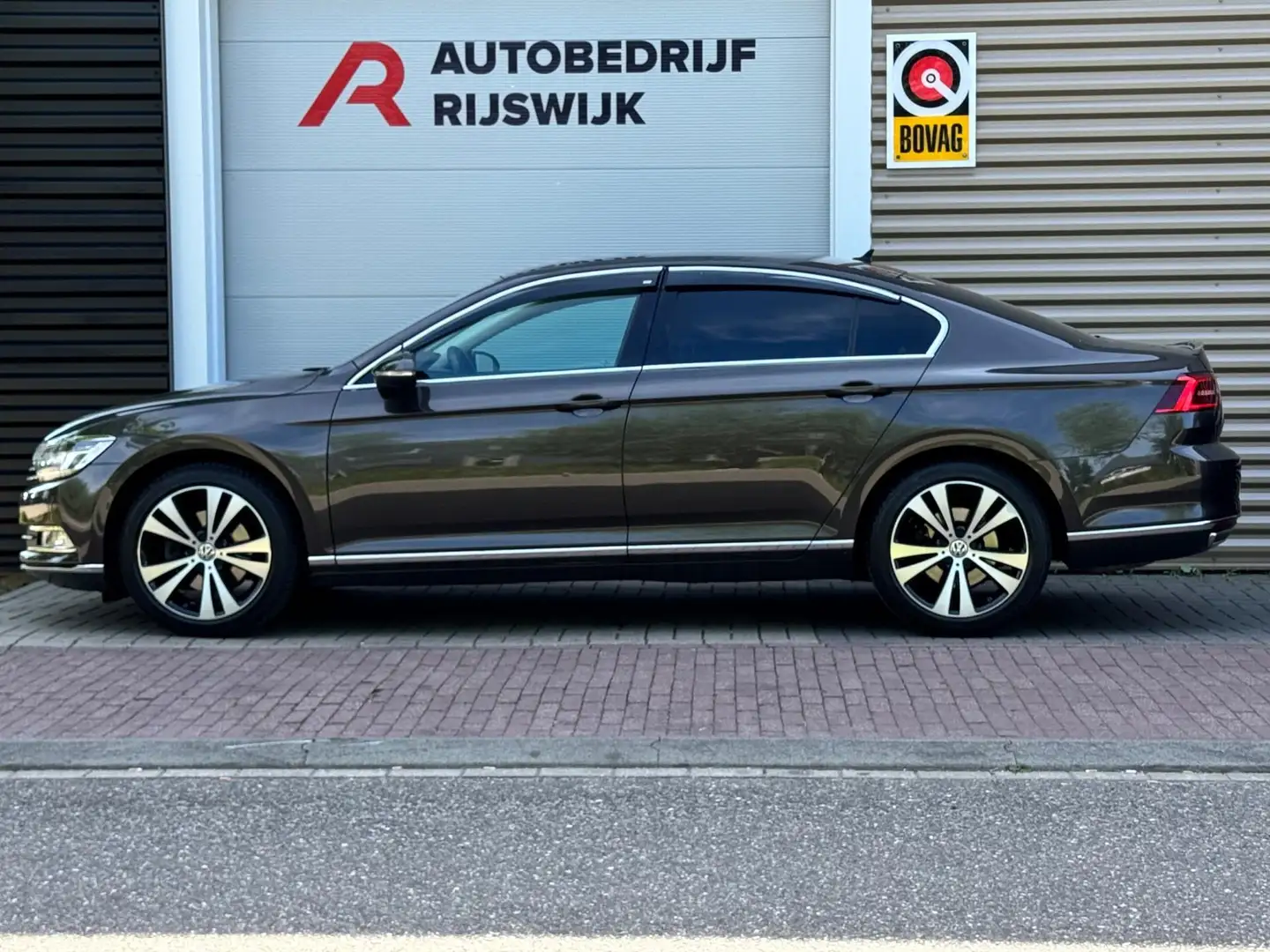 Volkswagen Passat 1.4 TSI Comfortline AppleCarPlay/Camera/Keyless Bruin - 2