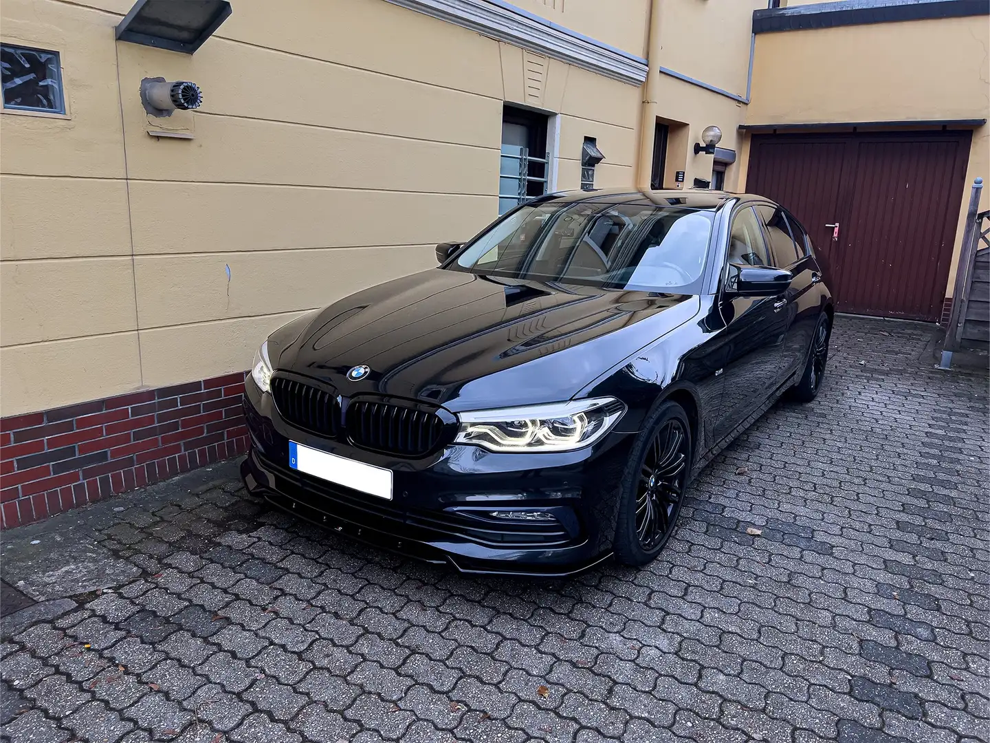 BMW 525 BMW G30 525d Sportline - Maxton Design - 1