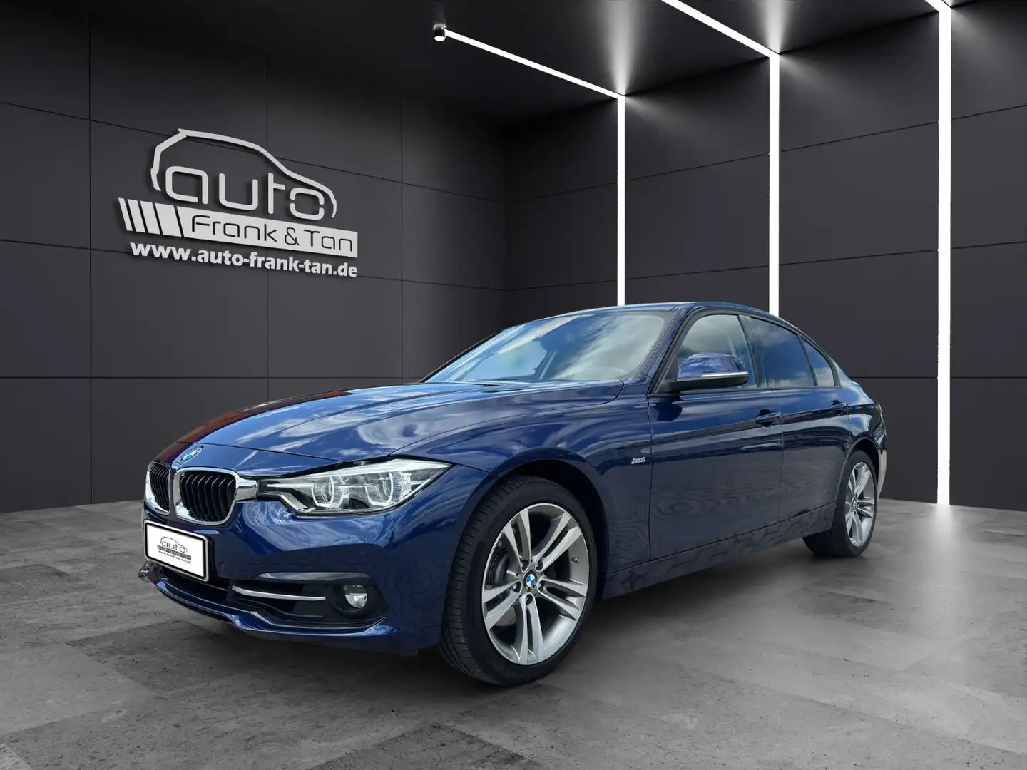 BMW 330 i xDrive Sport Line Shzg*HeadUp*Cam*LED Blau - 1