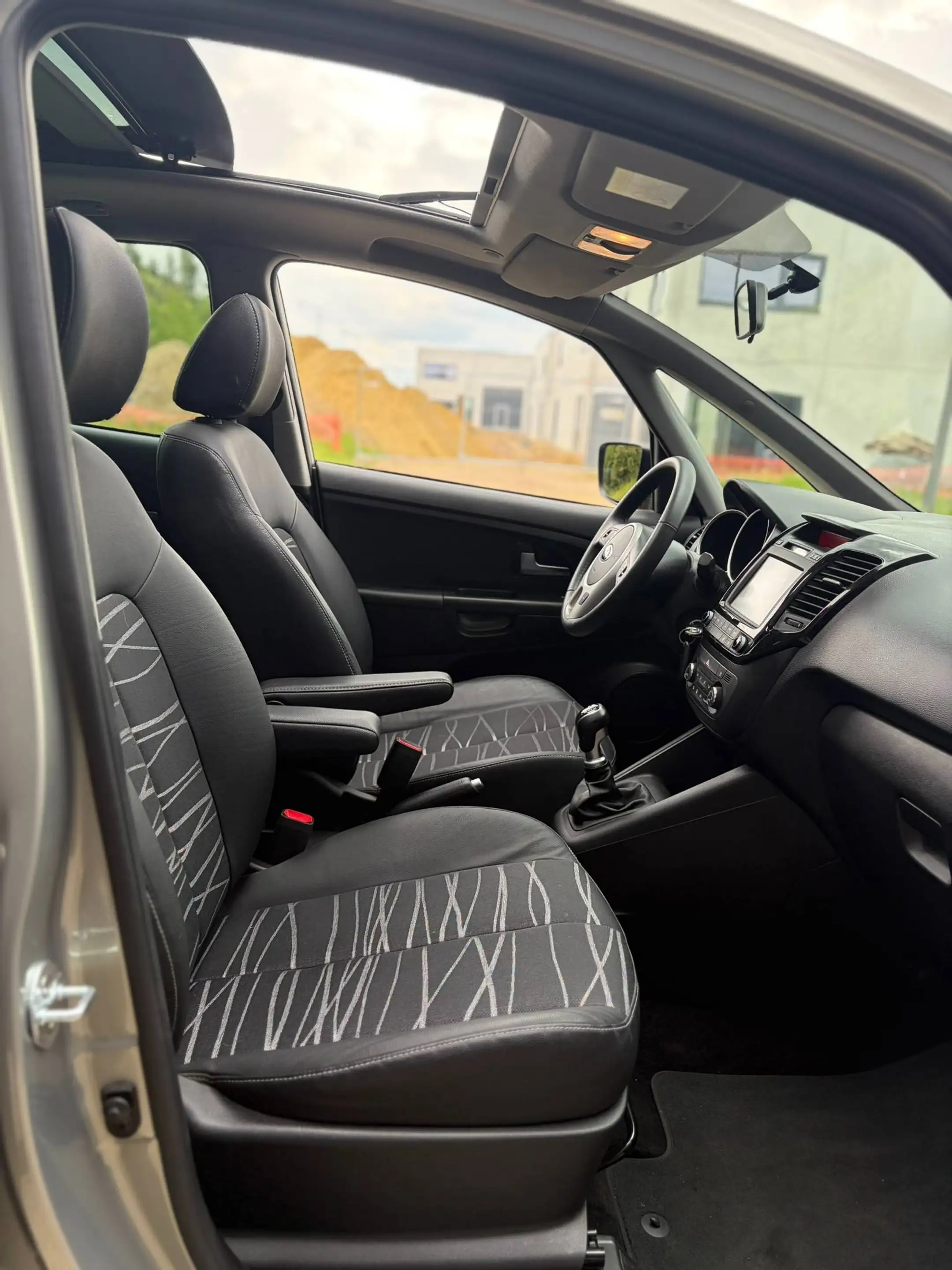 Kia Venga Venga 1.4i Lounge — photo 9