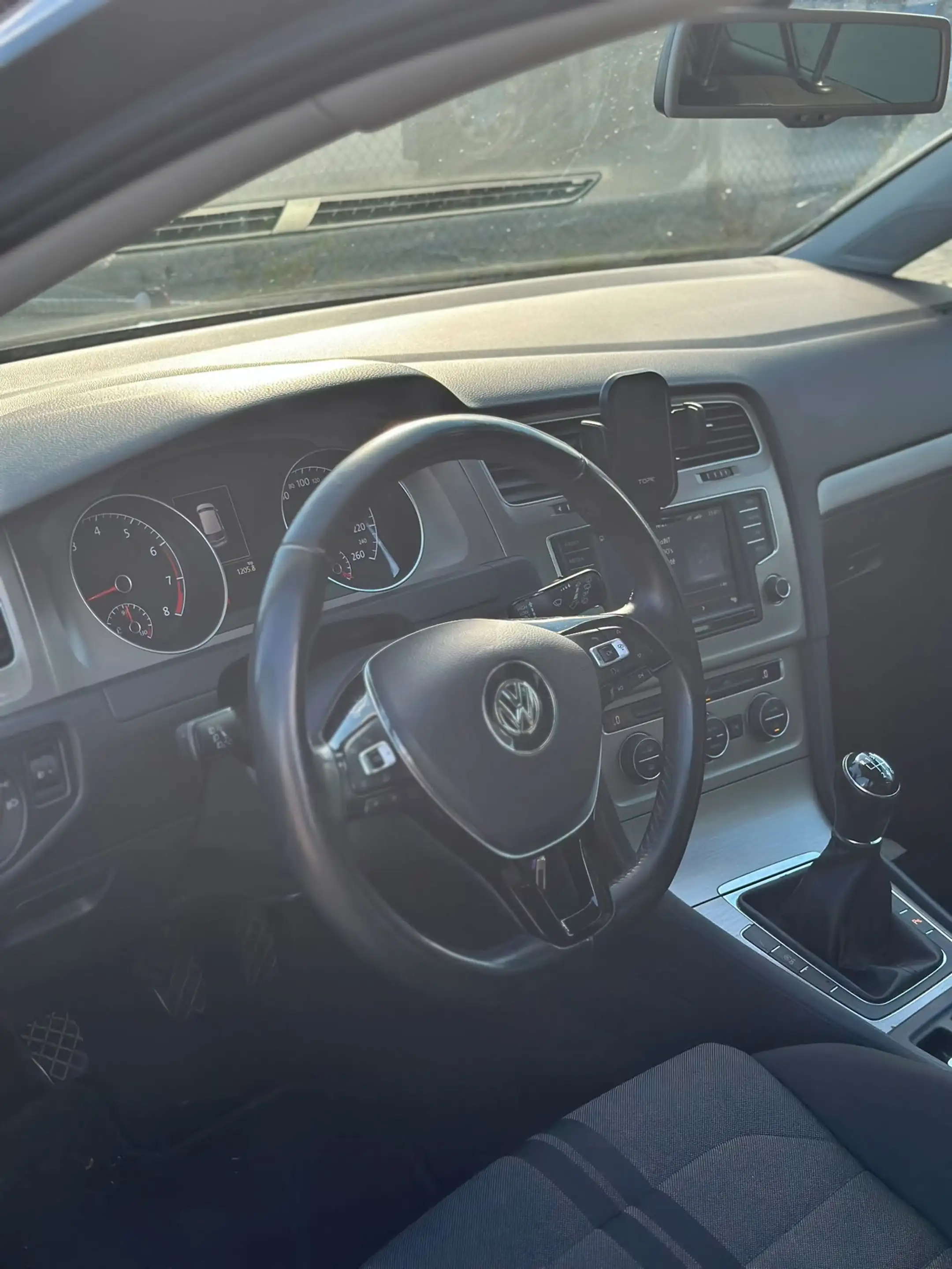Volkswagen Golf 1.0 TSI NAVI - AIRCO - CRUISE — photo 6