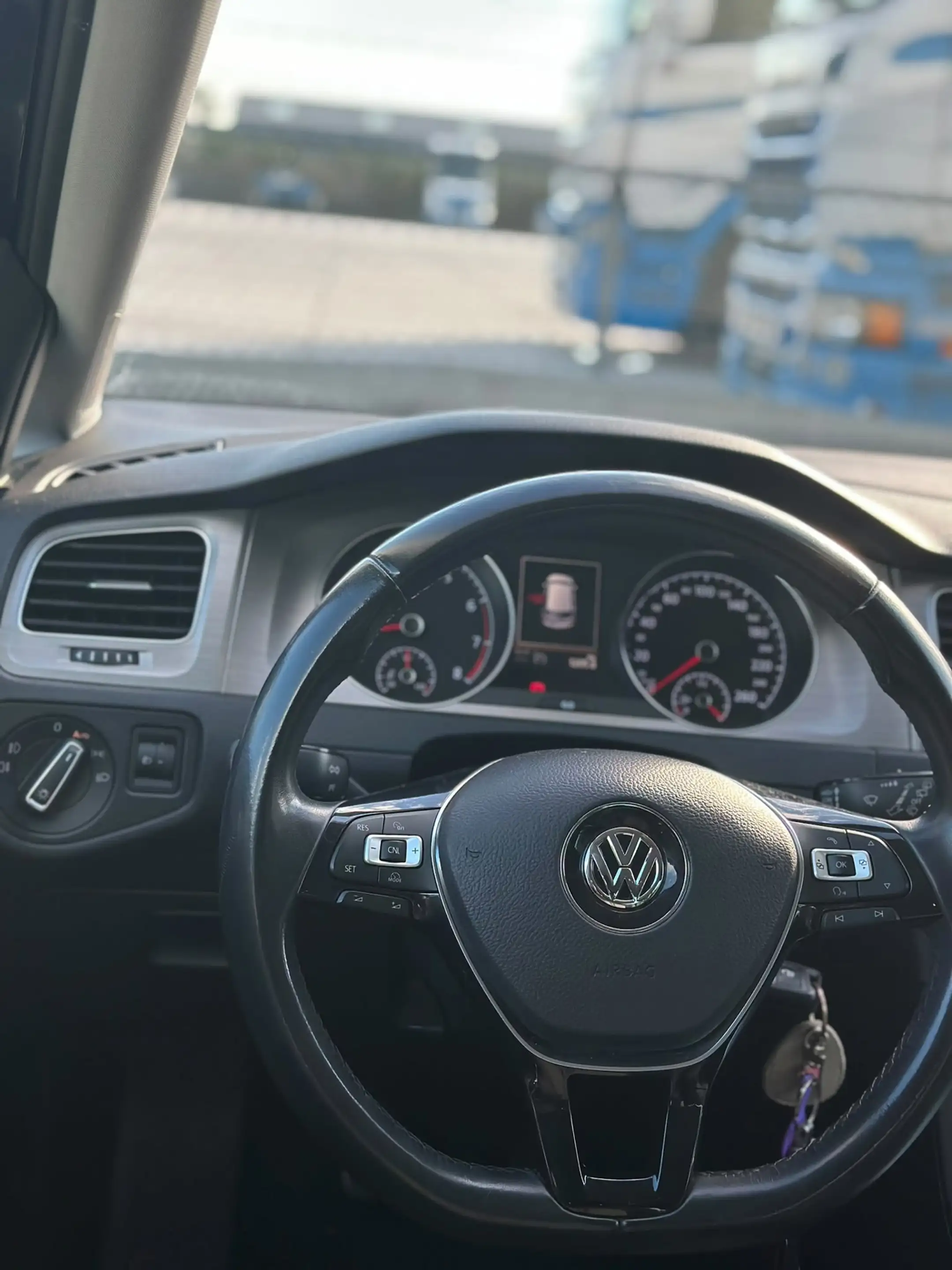 Volkswagen Golf 1.0 TSI NAVI - AIRCO - CRUISE — photo 7