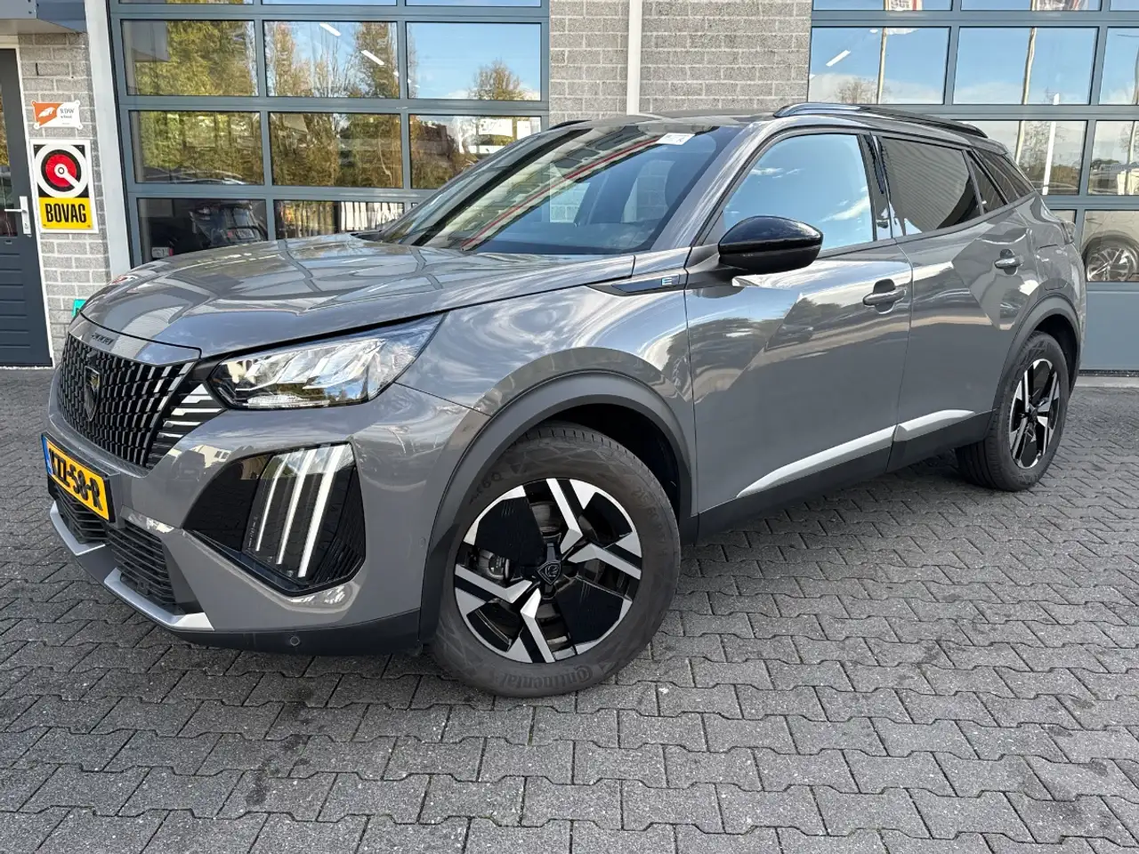 Peugeot e-2008
