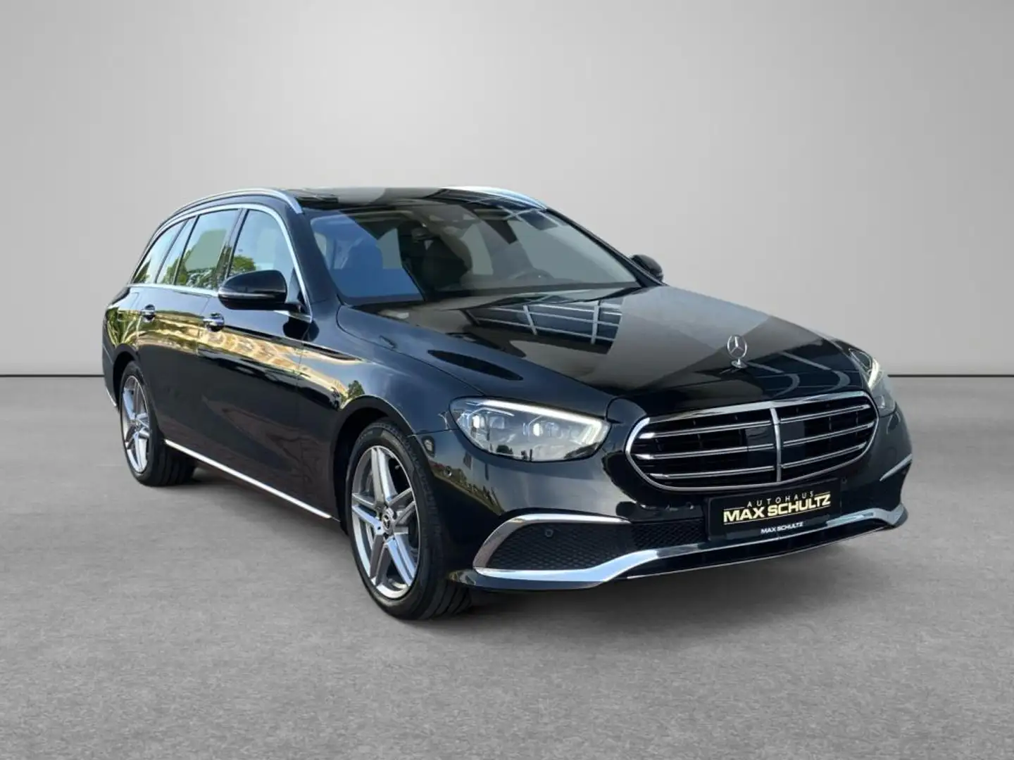 Mercedes-Benz E 220 d 4M T EXCLUSIVE*DISTR*MEMO*KEYL*AHK*BURME Černá - 2